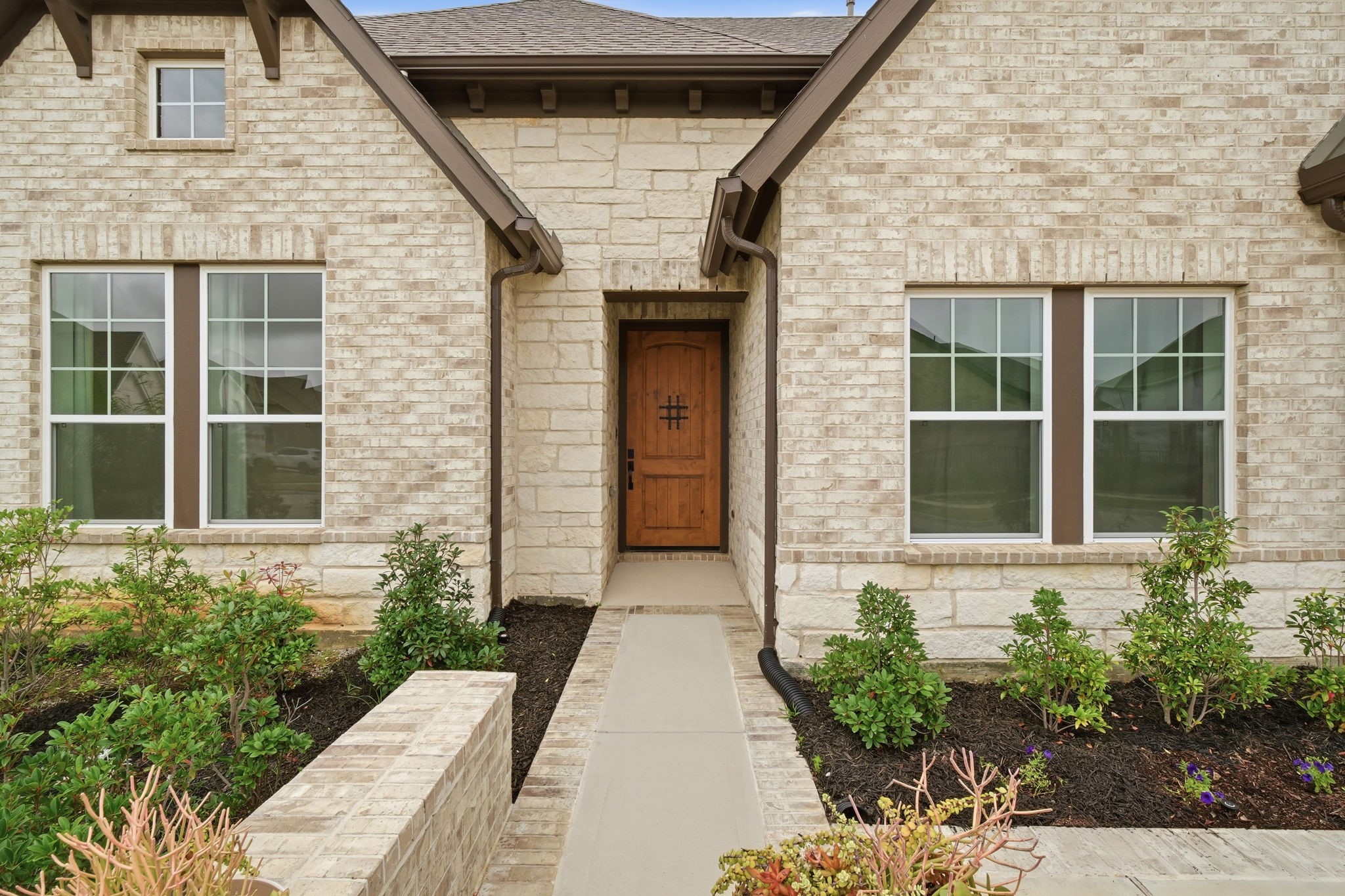 22214 Bushy Matgrass Lane Property Photo 1