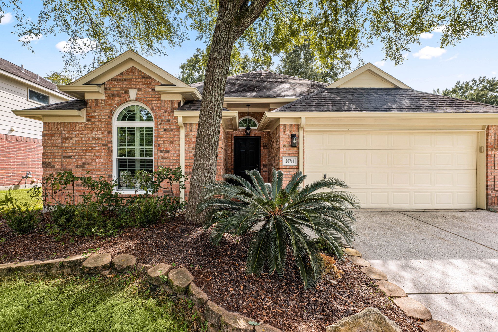 20711 Redbud Trail Property Photo 1