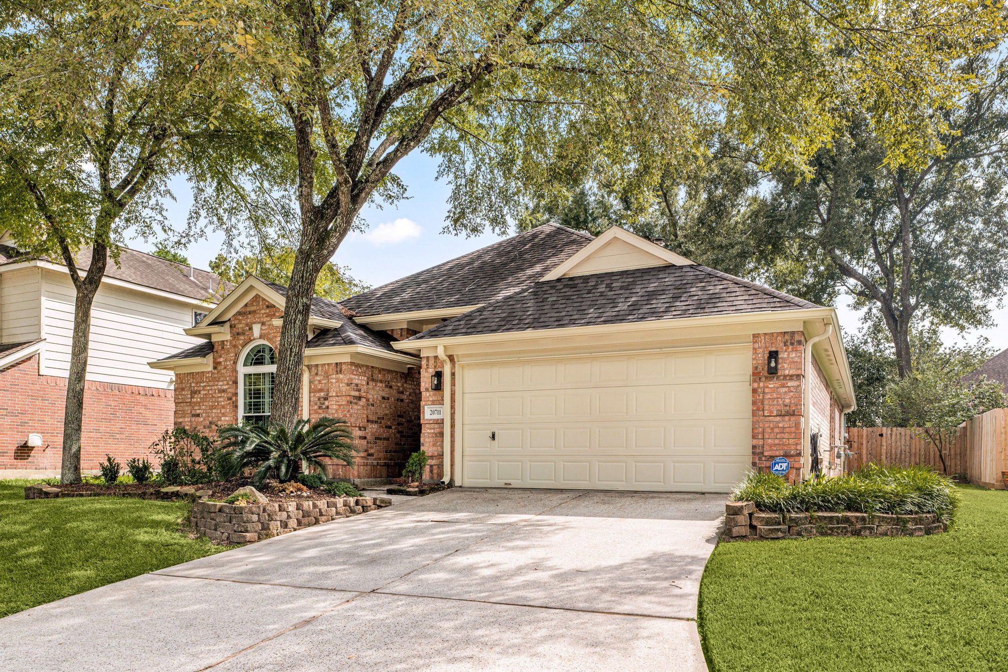 20711 Redbud Trail Property Photo 4