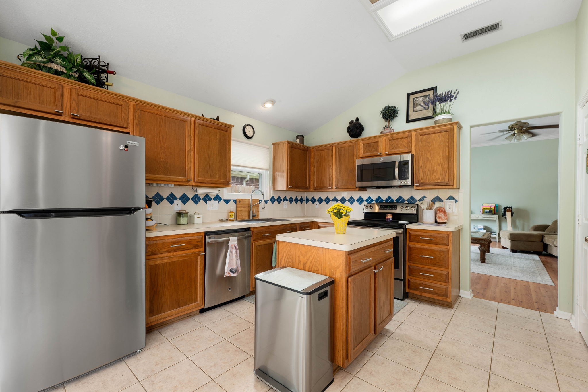 20711 Redbud Trail Property Photo 11
