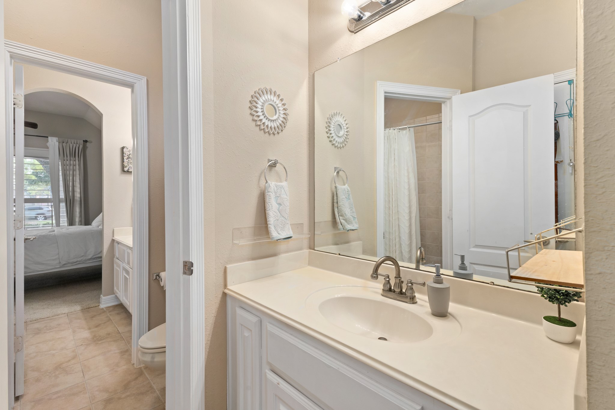 8407 Iron Tree Lane Property Photo 8