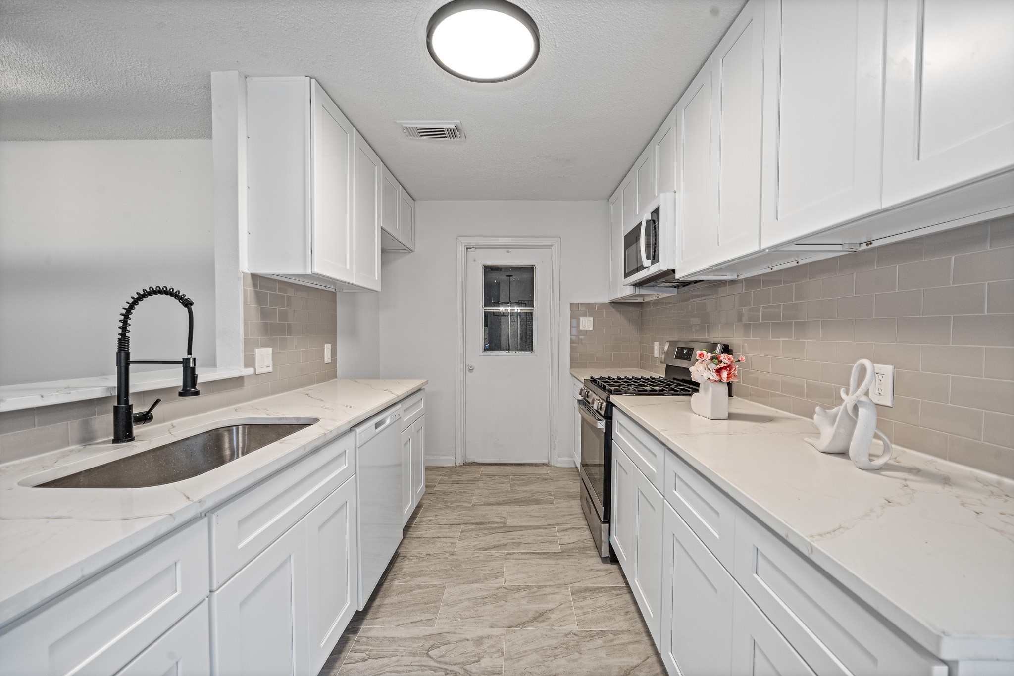 11823 S Willow Circle Property Photo 16