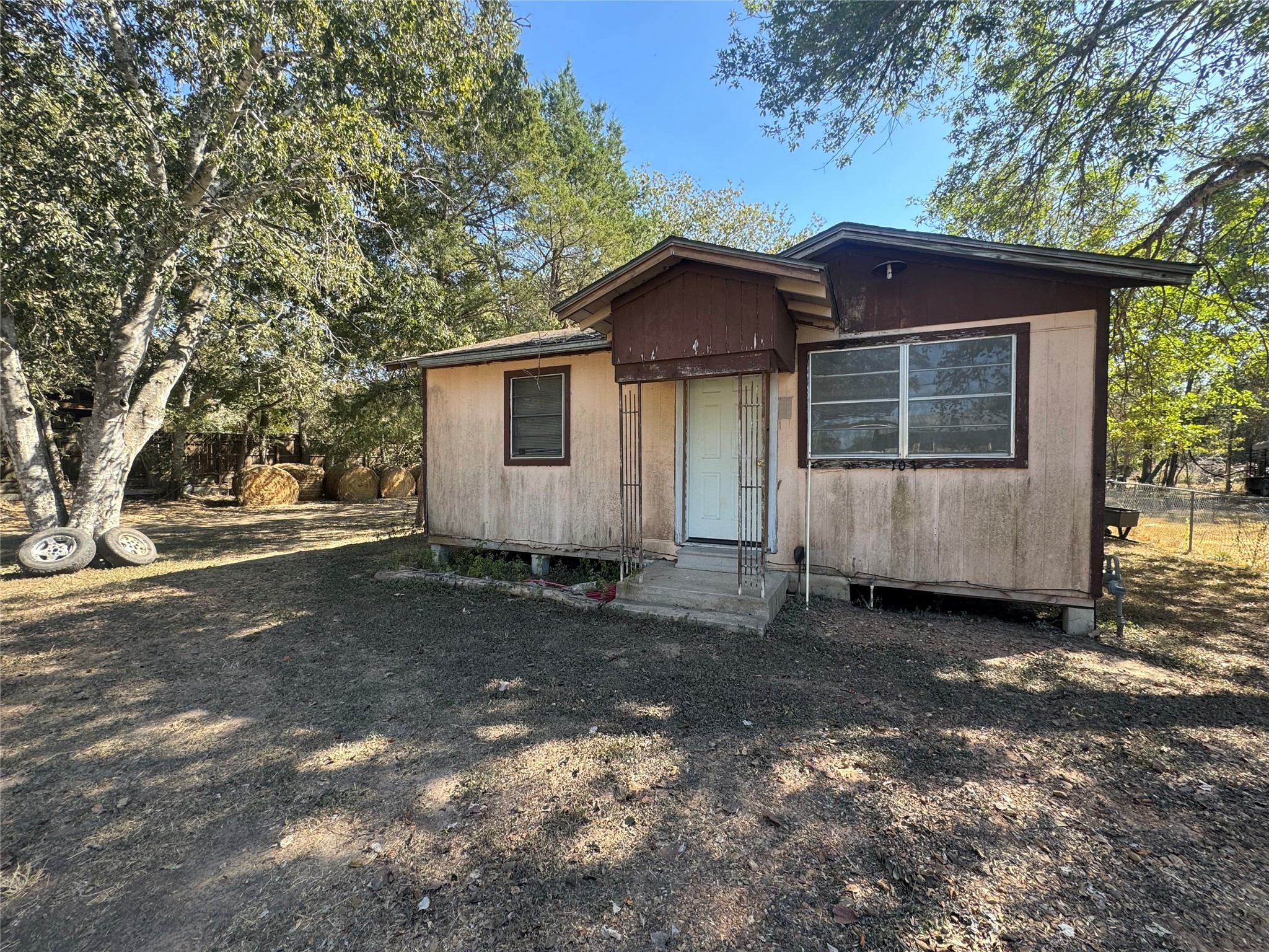 107 W Park Street Property Photo