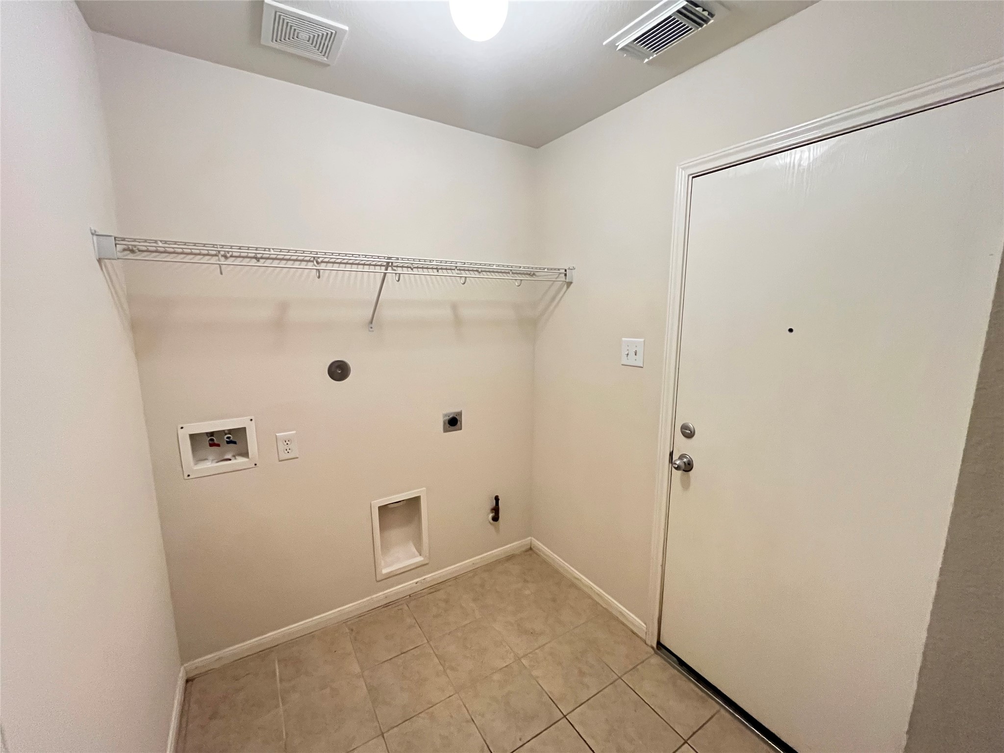 3215 Legends Hill Court Property Photo 15