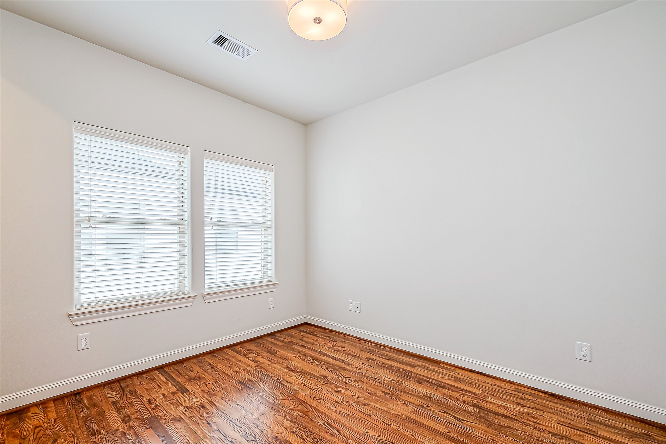 2520 Sherwin Street Property Photo 26
