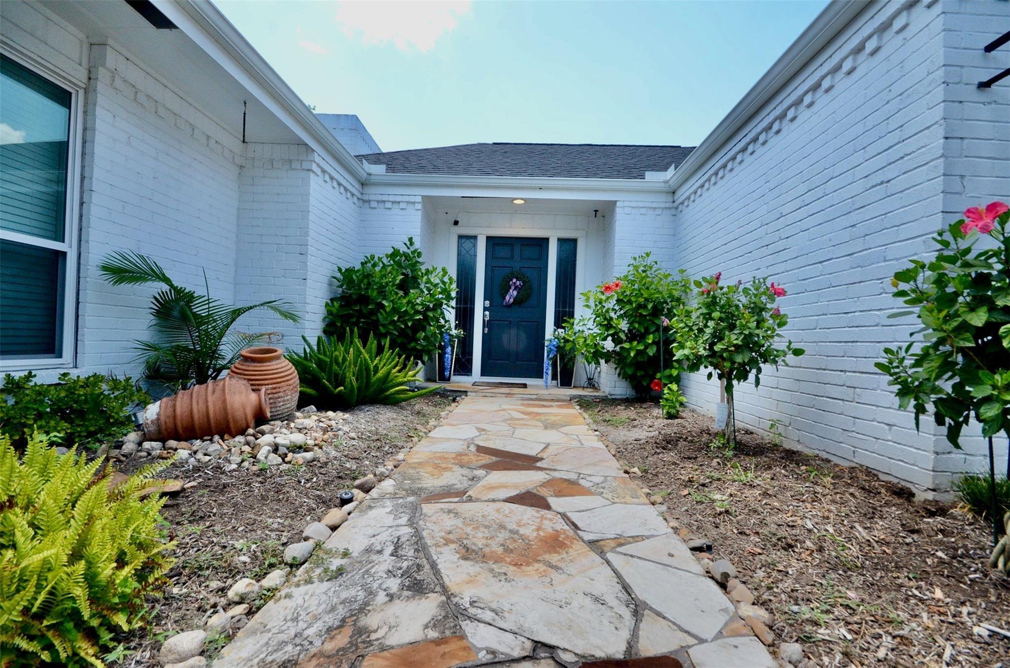 2923 Country Club Boulevard, Sugar Land Tx 77478 Property Photo 3