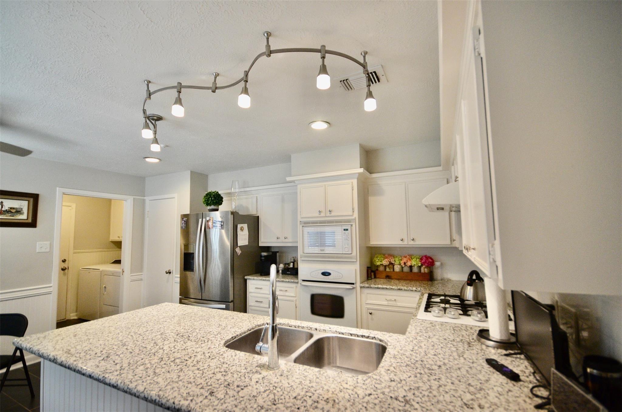2923 Country Club Boulevard, Sugar Land Tx 77478 Property Photo 8