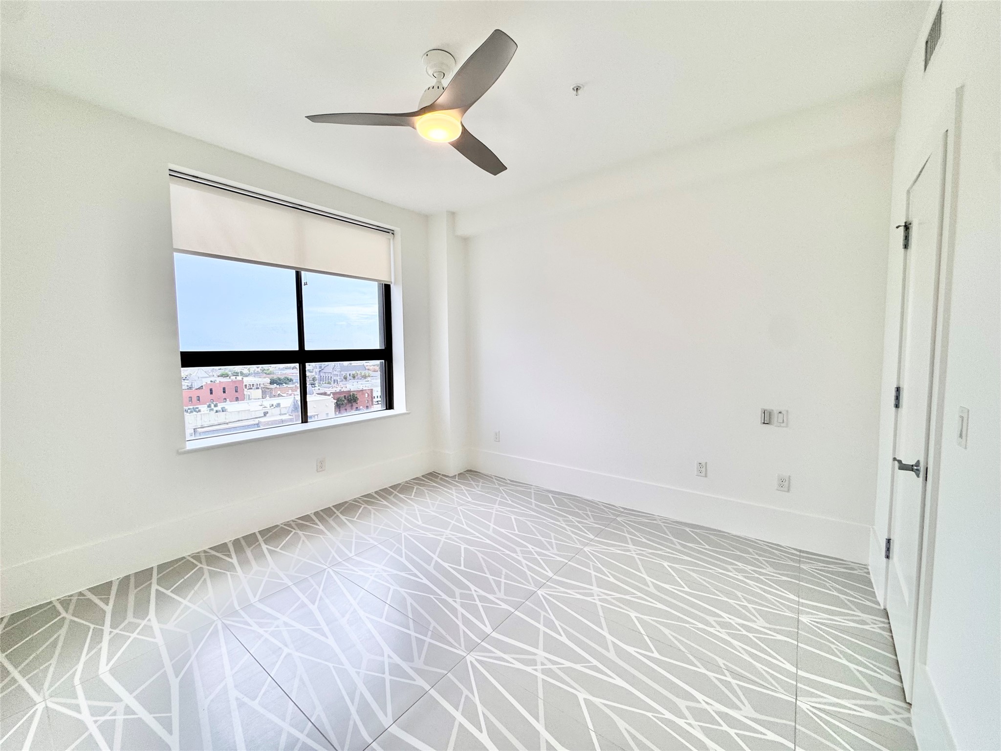 2201 Market Street 902 Property Photo 8