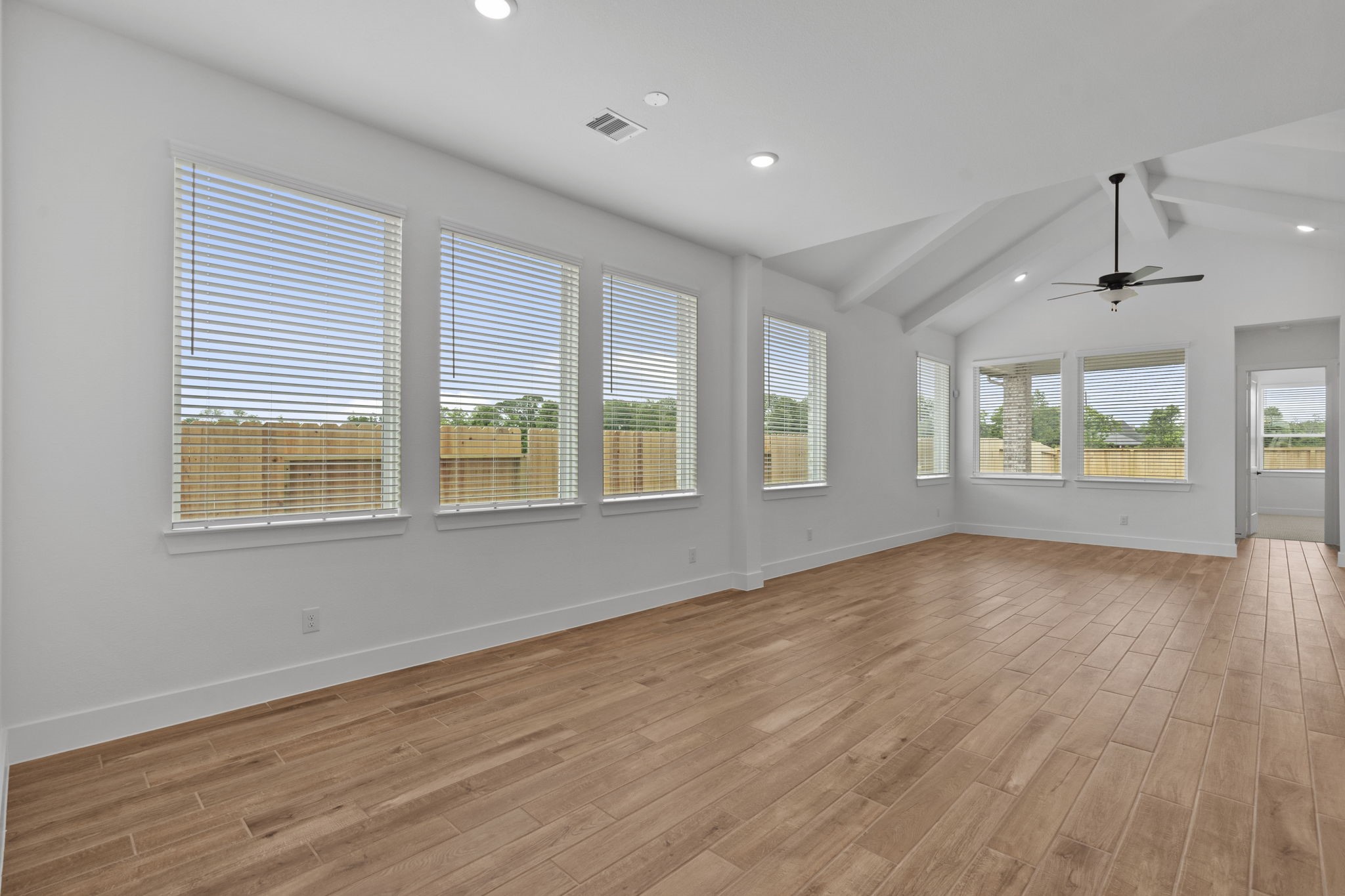 1118 New Haven Lane Property Photo 6