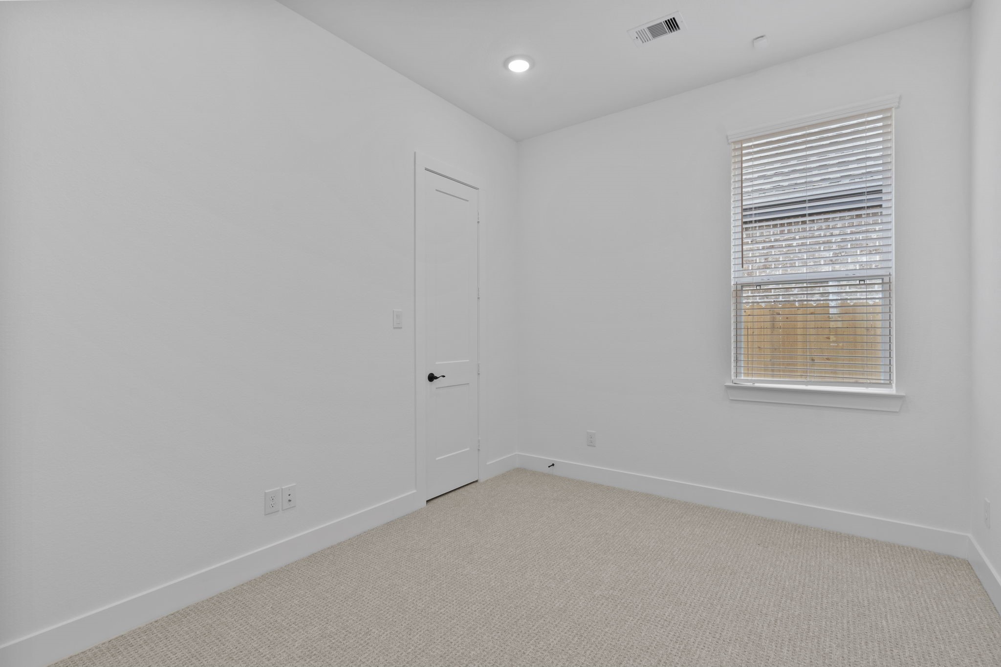 1118 New Haven Lane Property Photo 14
