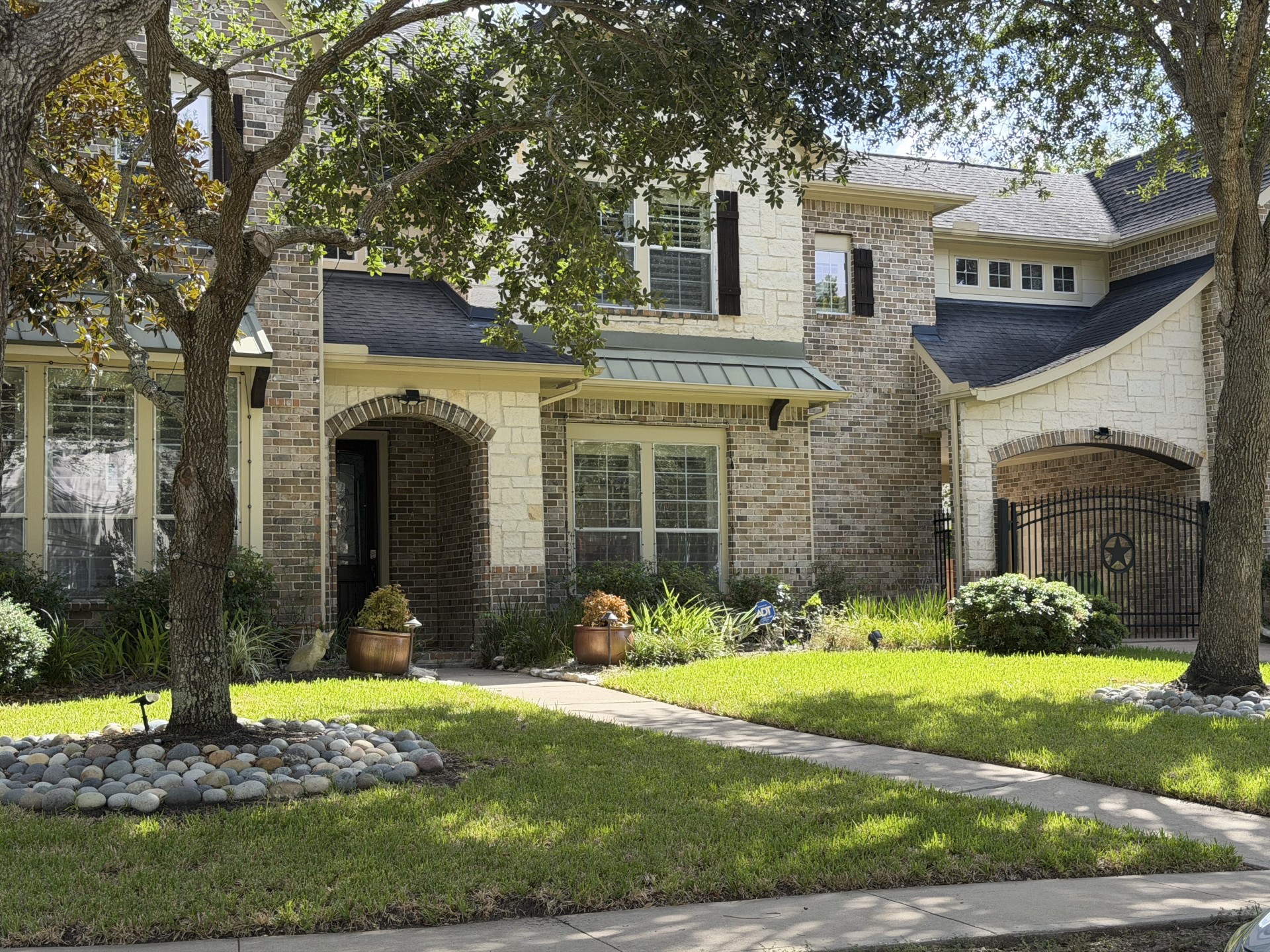 9607 Waters Lake Court Property Photo 3
