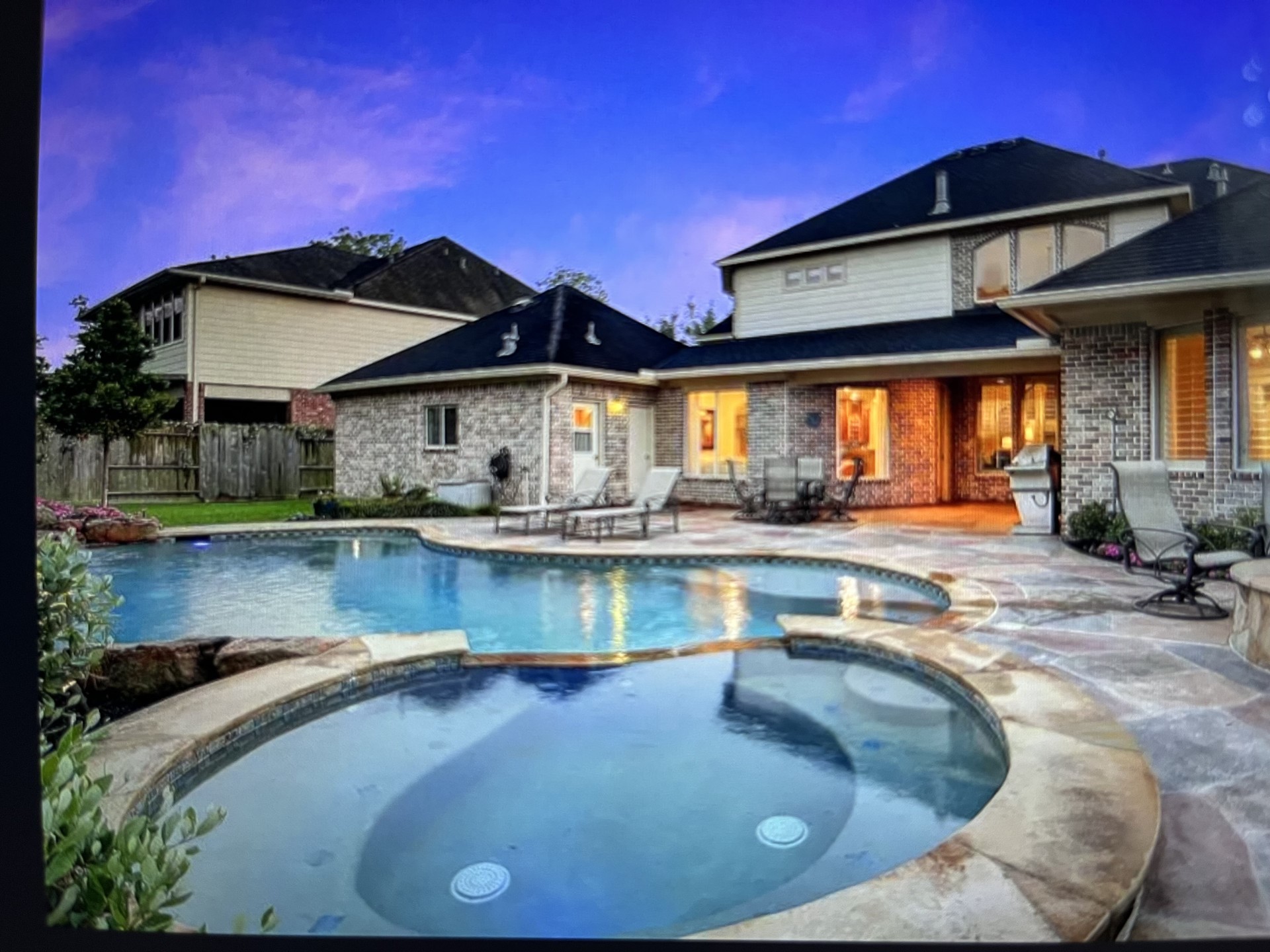 9607 Waters Lake Court Property Photo 4