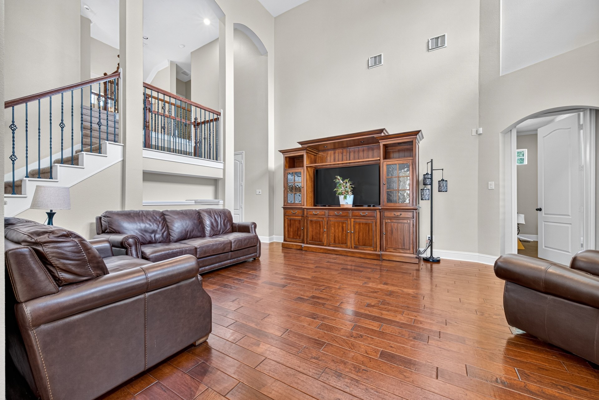 9607 Waters Lake Court Property Photo 11