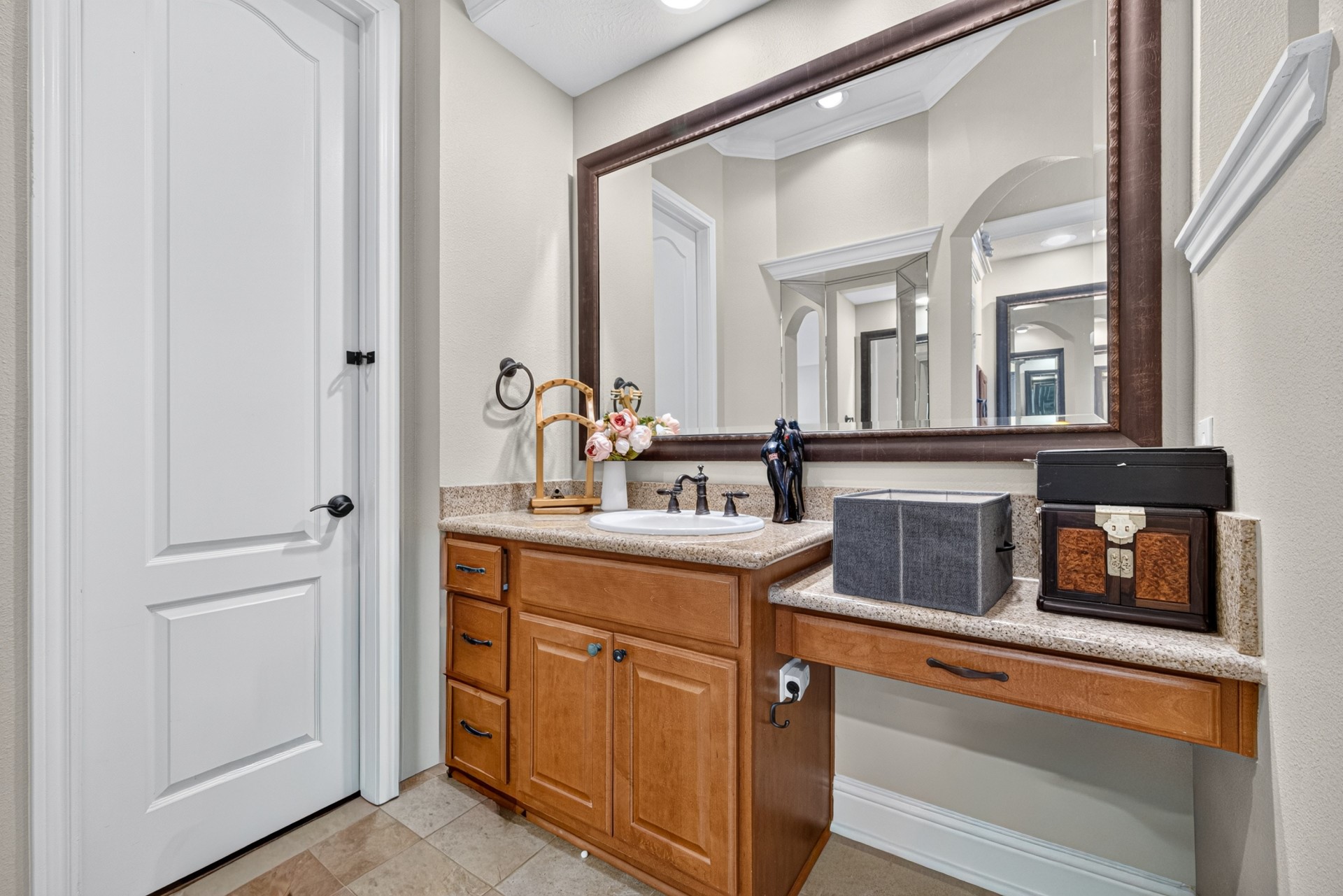 9607 Waters Lake Court Property Photo 24