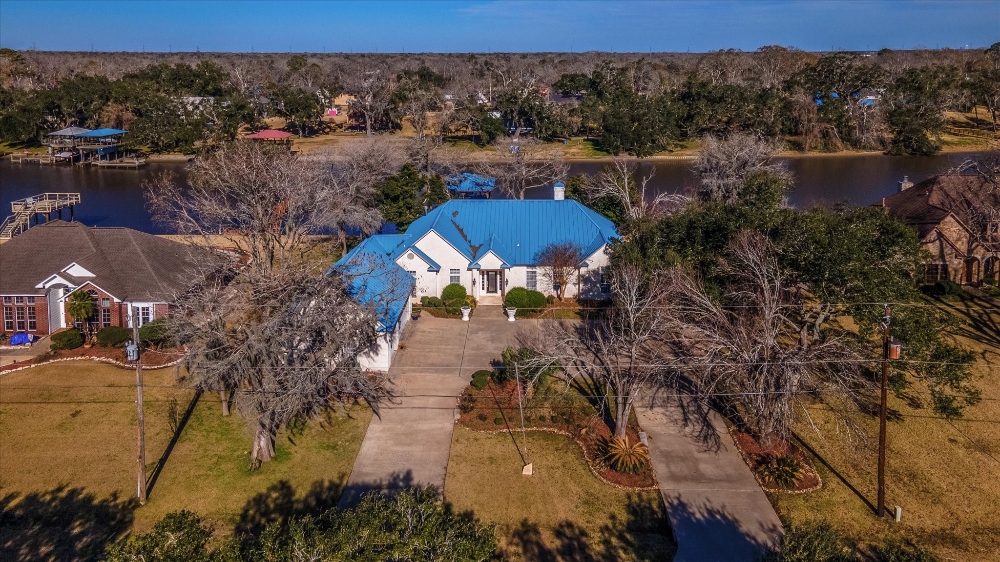 220 County Road 461a Property Photo 1