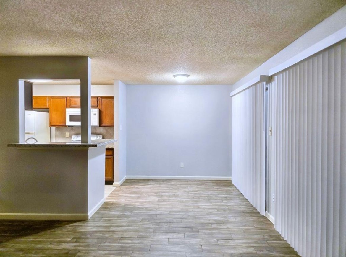 8389 Sands Point Drive Property Photo 1