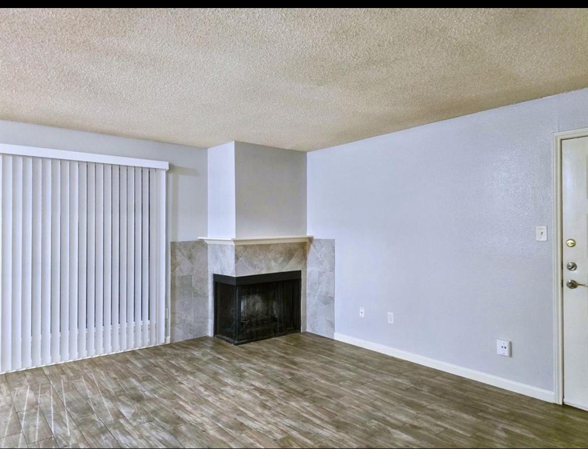8389 Sands Point Drive Property Photo 2