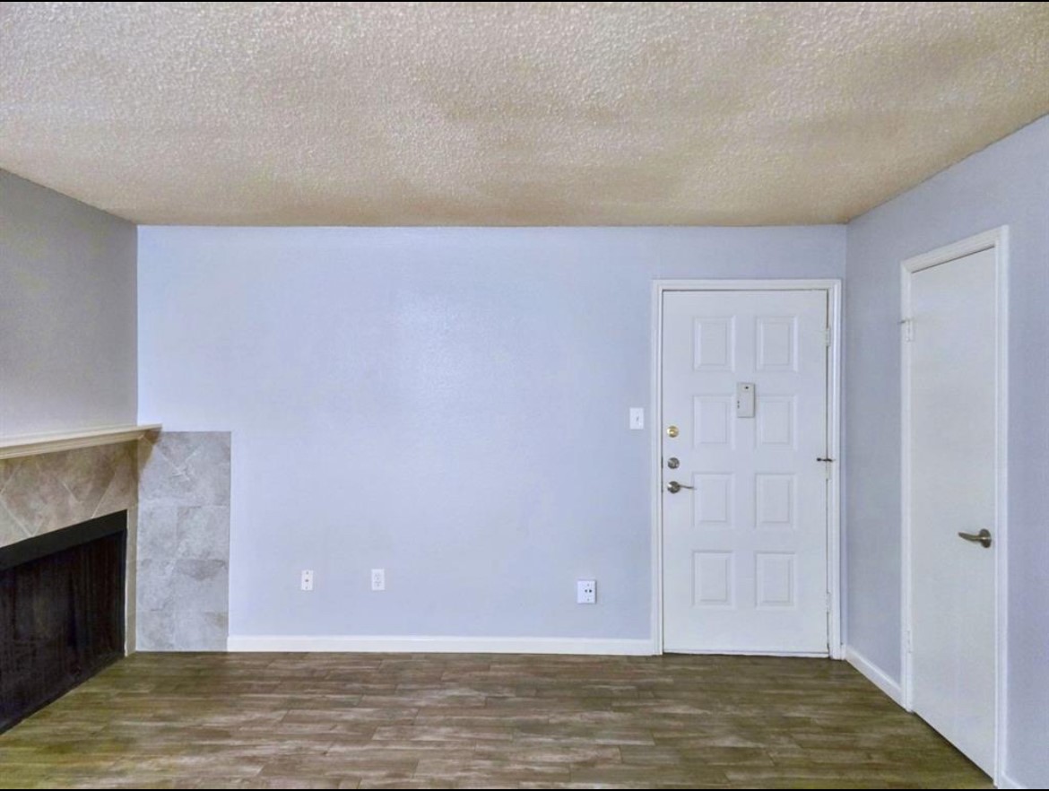8389 Sands Point Drive Property Photo 8