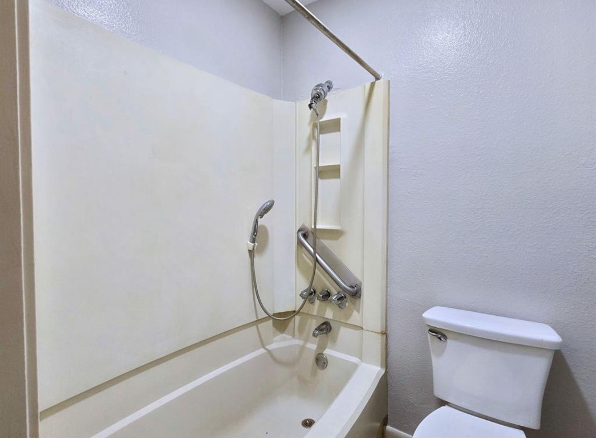 8389 Sands Point Drive Property Photo 10
