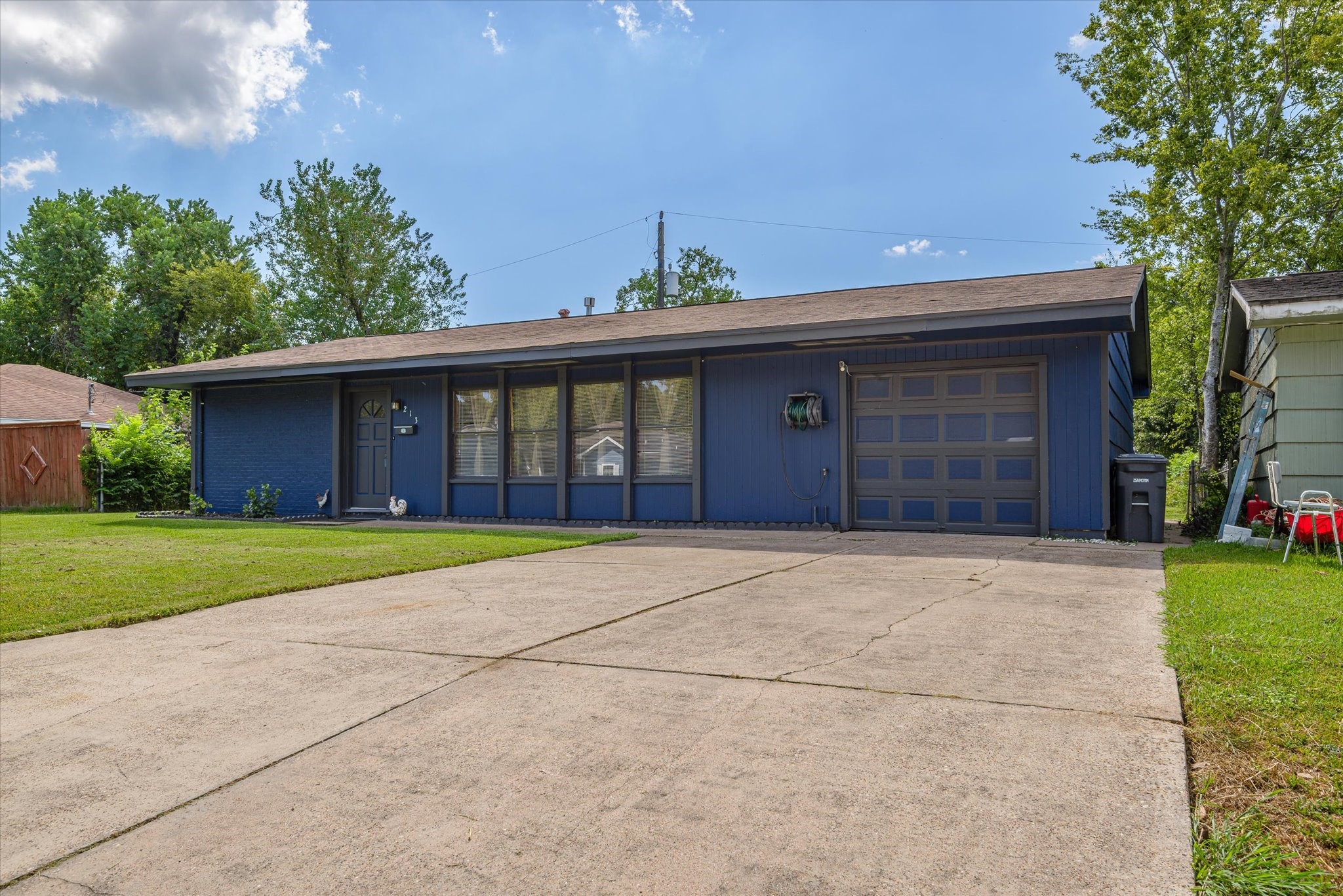 213 Highland Drive Property Photo 1