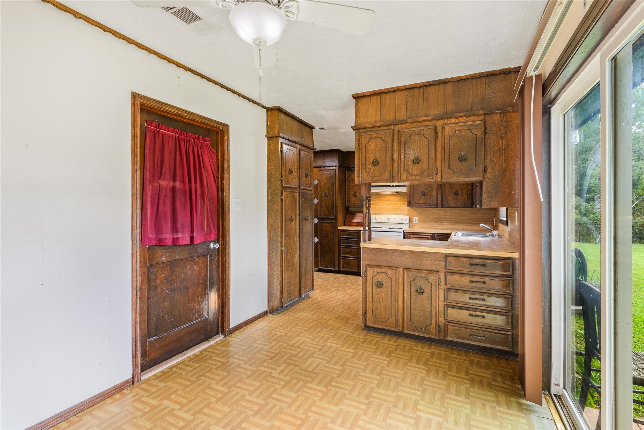 213 Highland Drive Property Photo 9