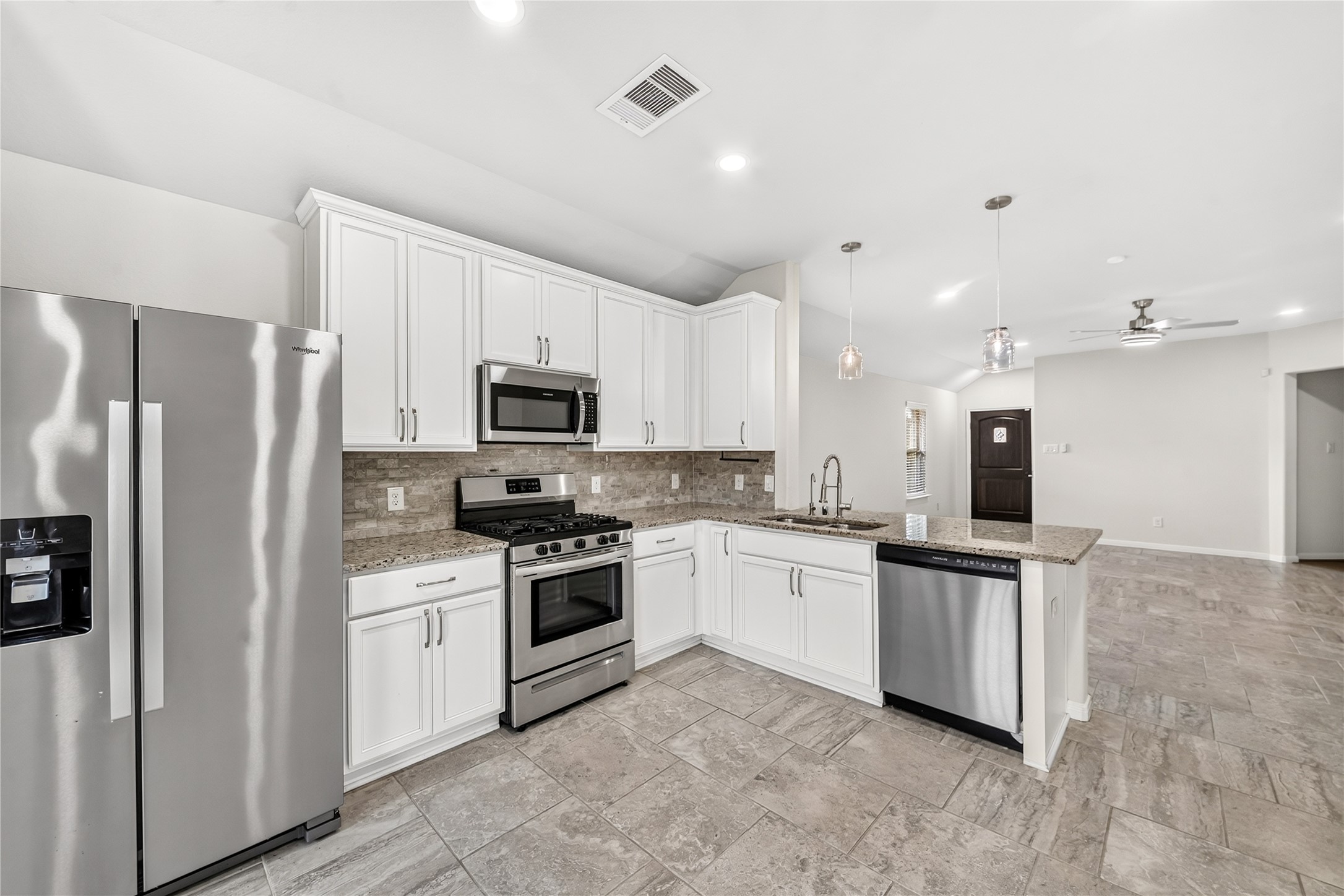 1631 City Pass Lane Property Photo 4