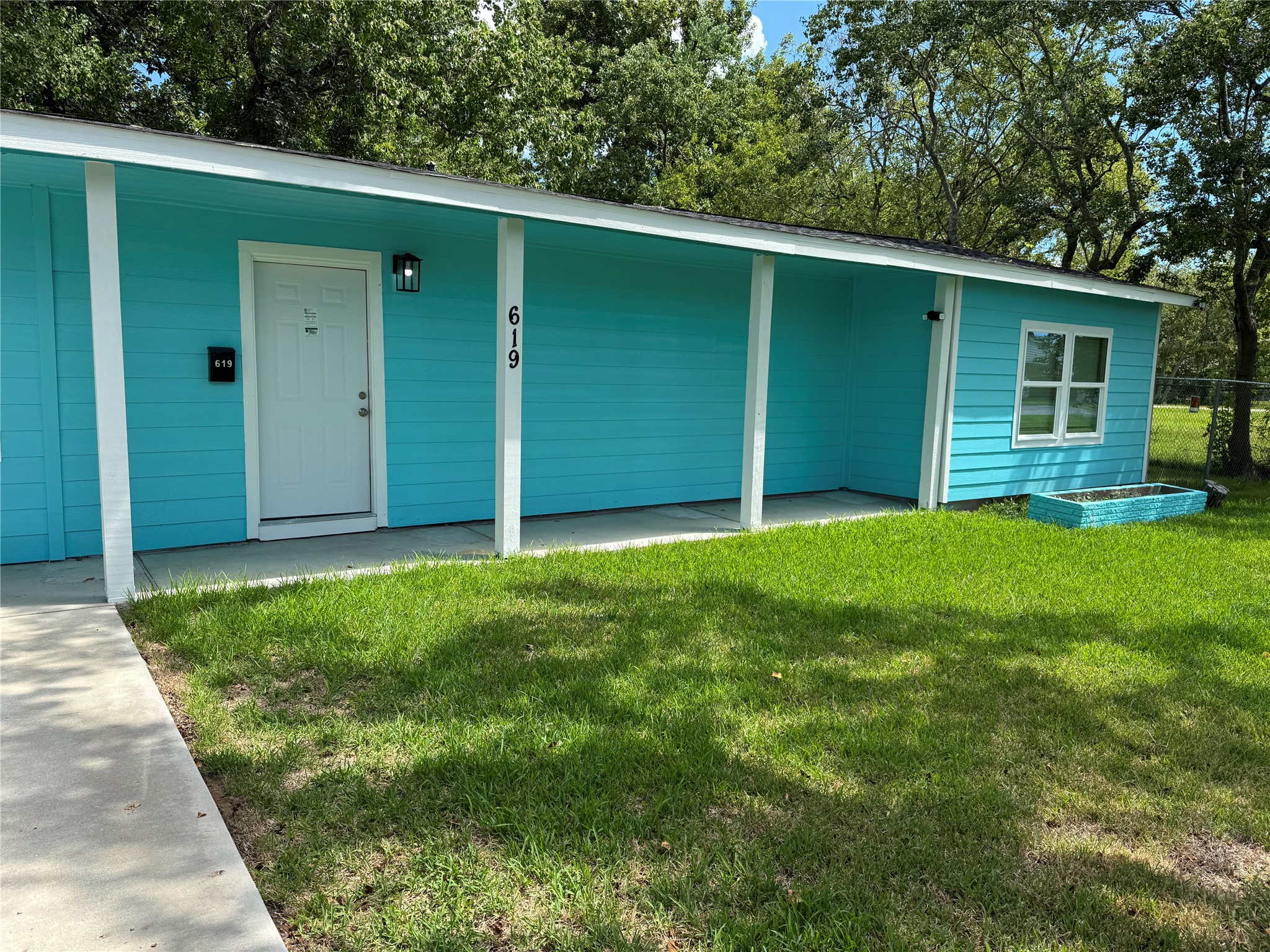 619 Avenue B Property Photo 1