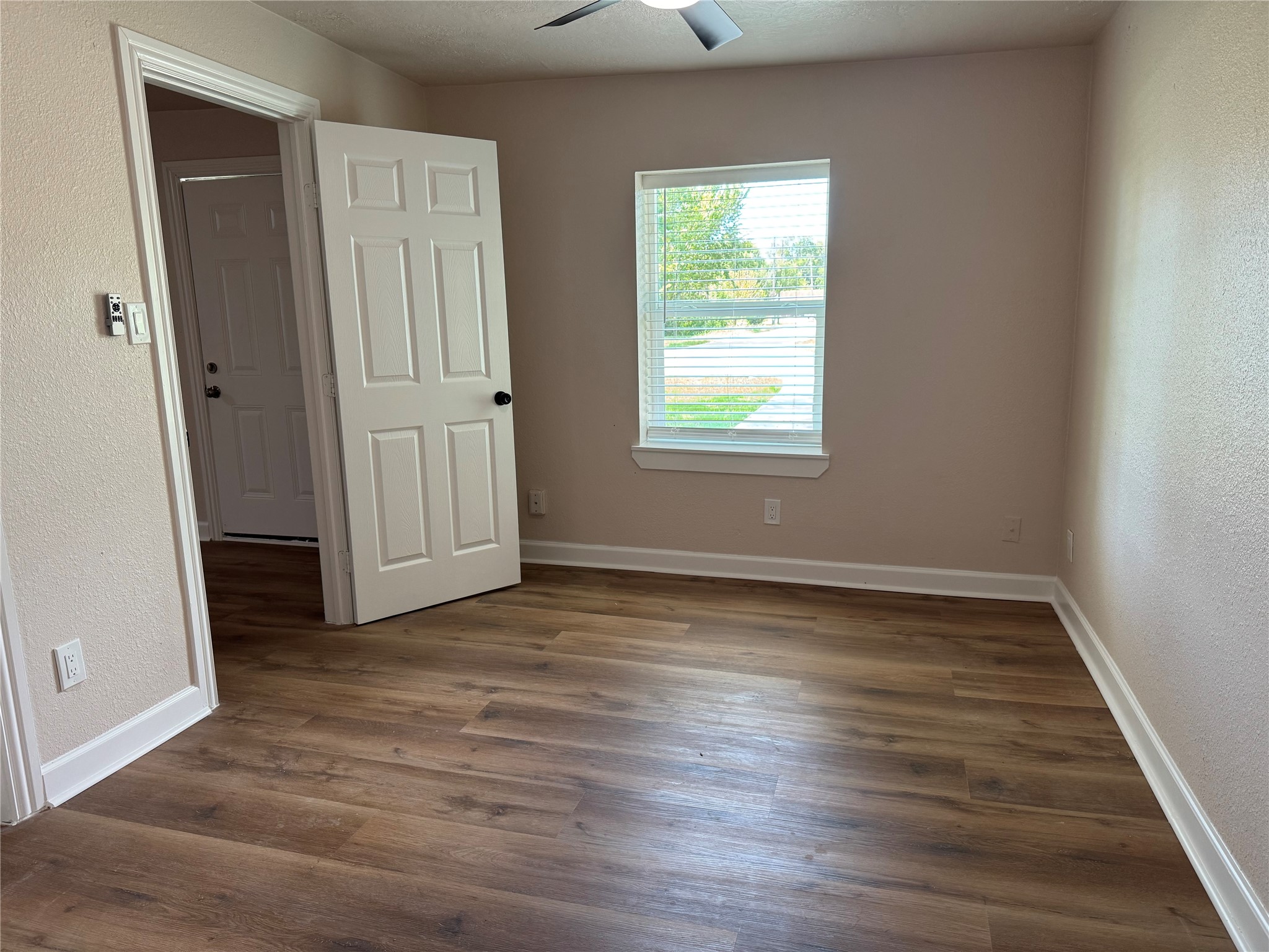 619 Avenue B Property Photo 3