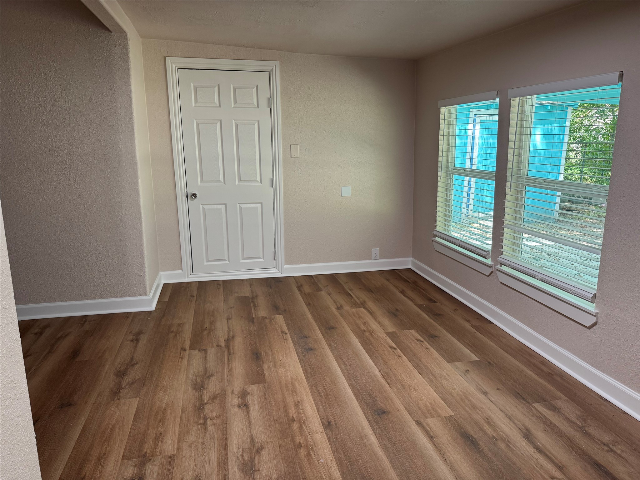 619 Avenue B Property Photo 5