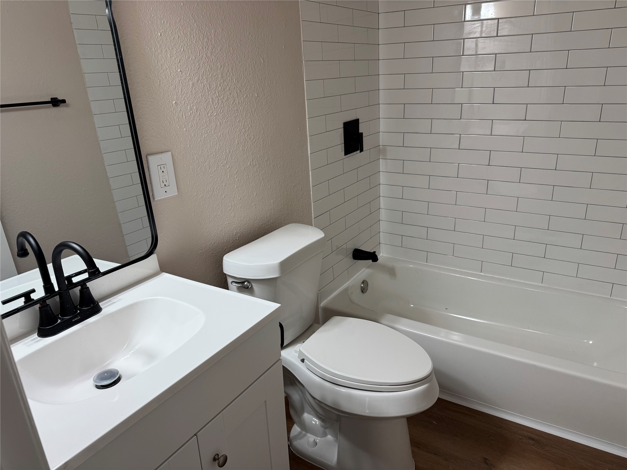 619 Avenue B Property Photo 13