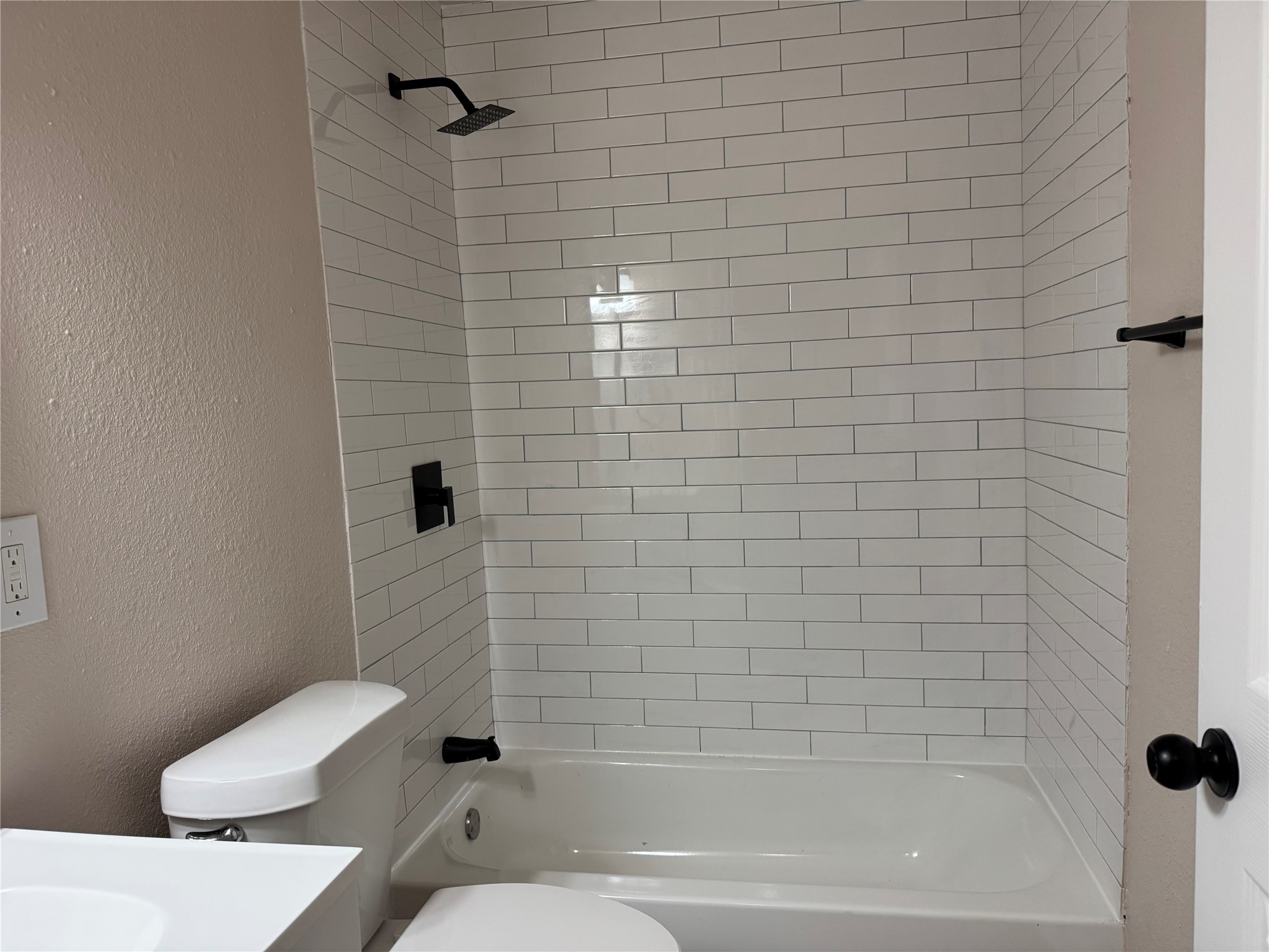 619 Avenue B Property Photo 14