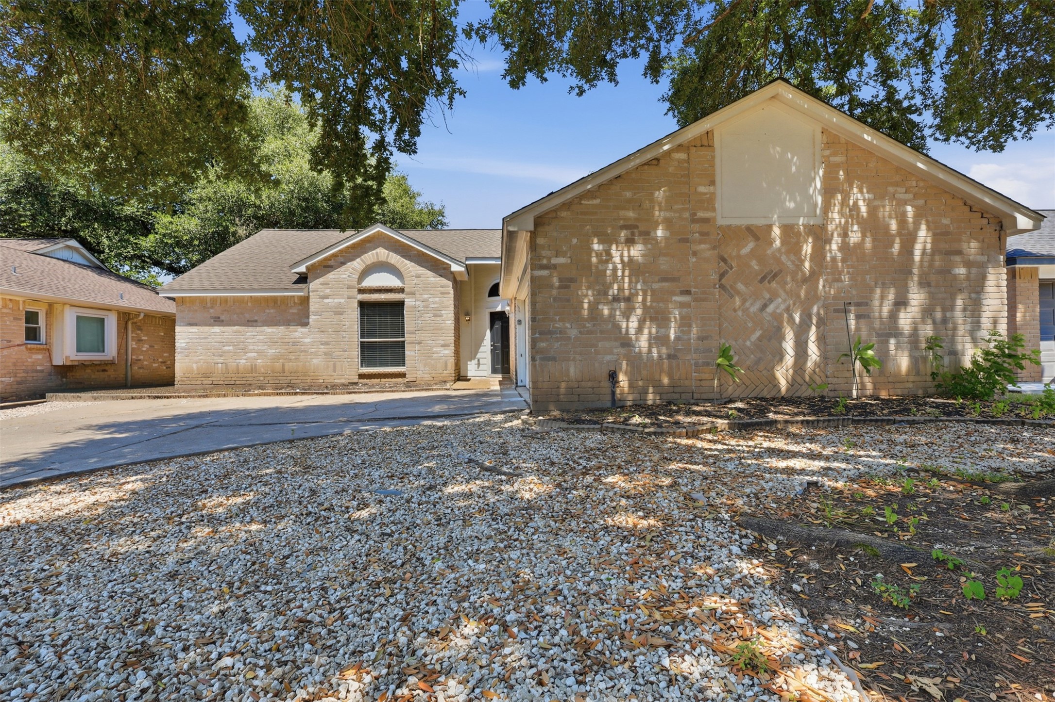 2323 Piddler Drive Property Photo 1