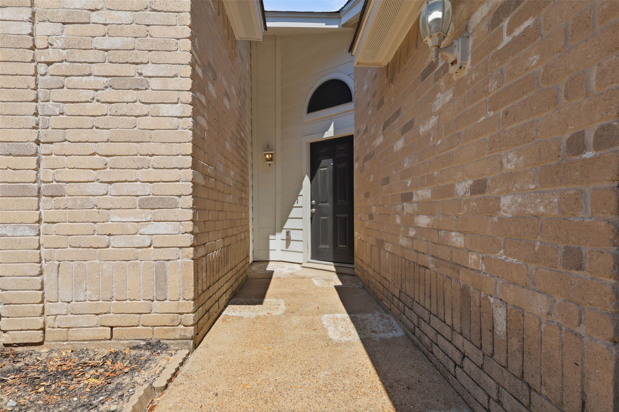 2323 Piddler Drive Property Photo 3