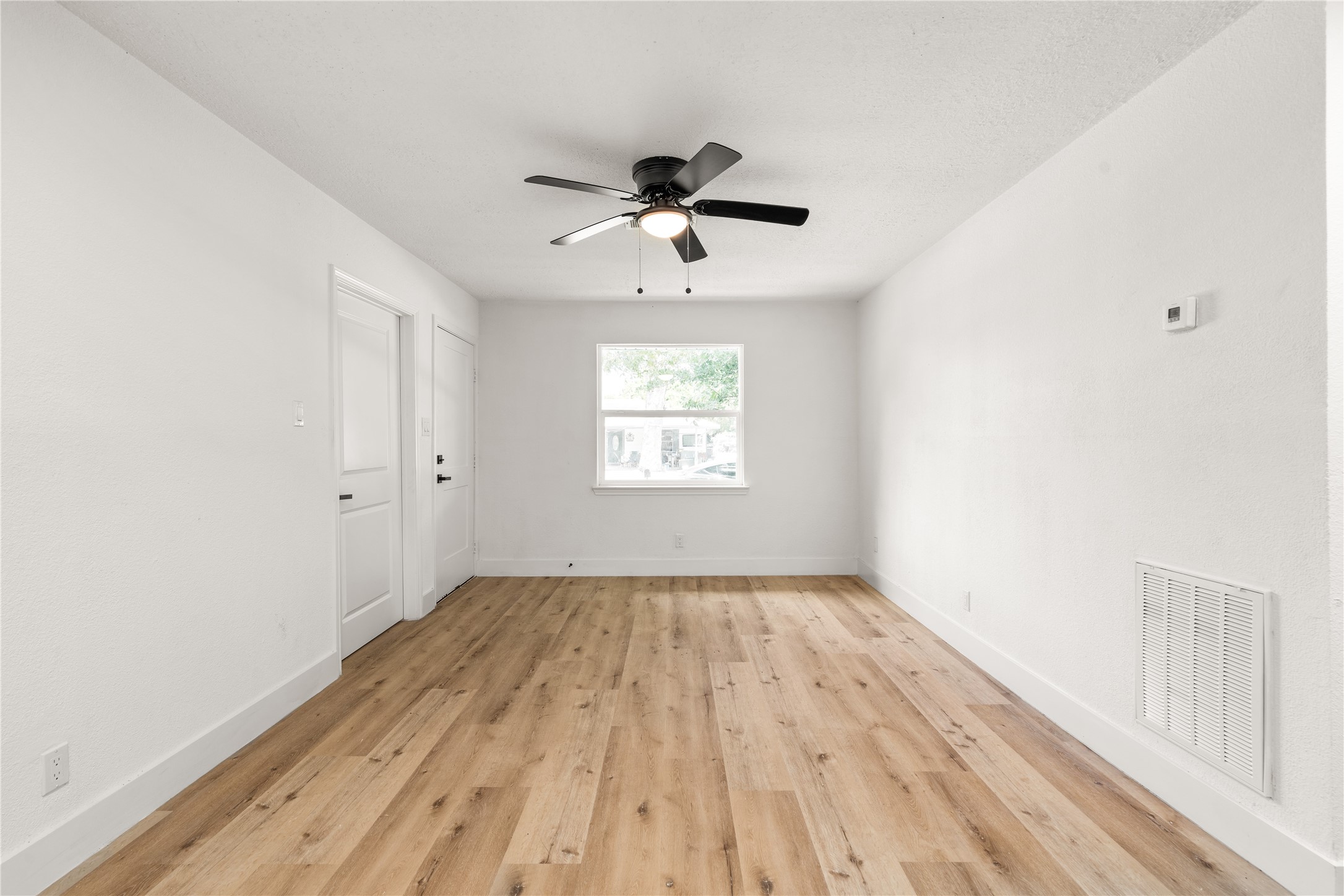 3048 Briarwick Lane Property Photo 3