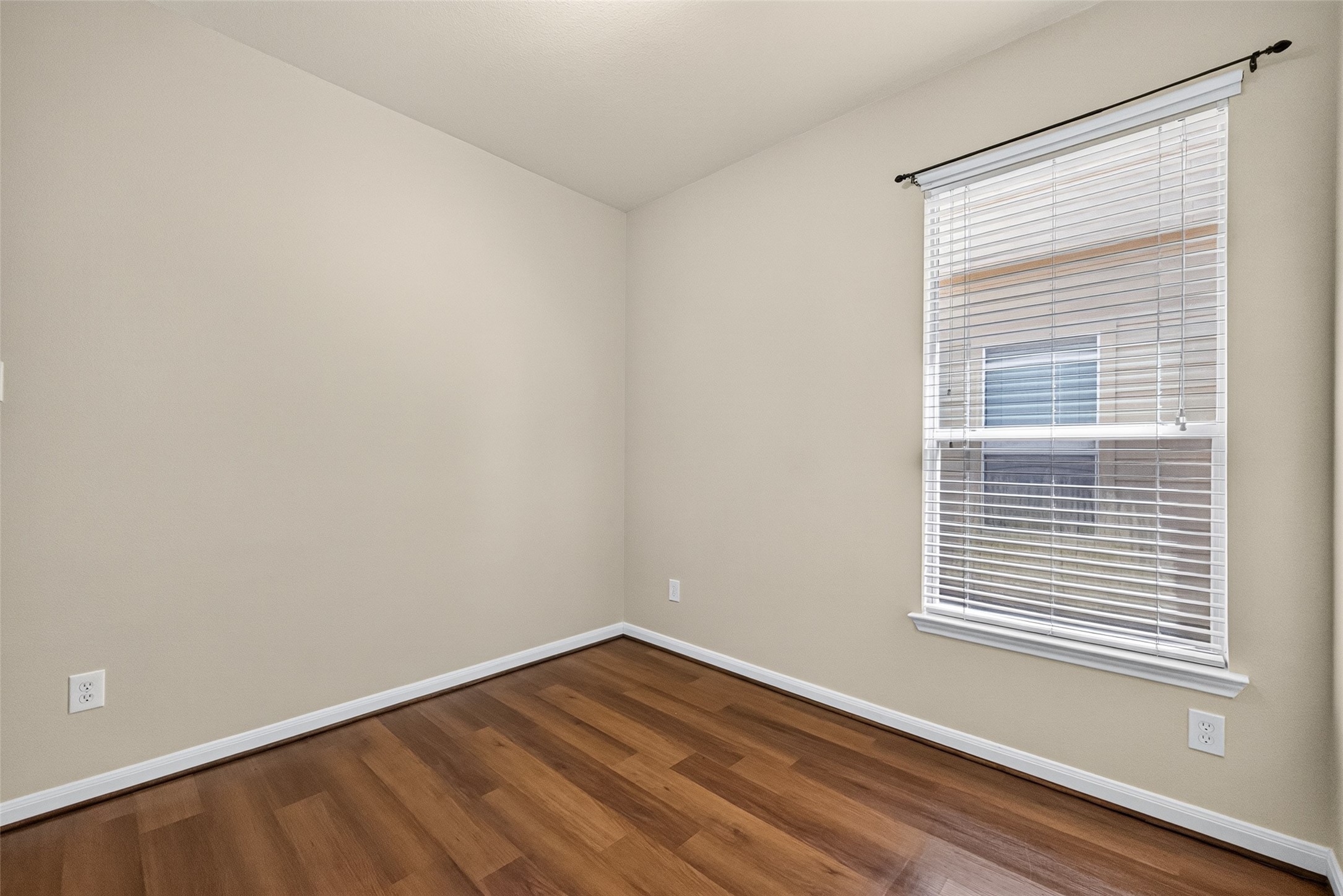 21603 Falvel Sunrise Court Property Photo 8