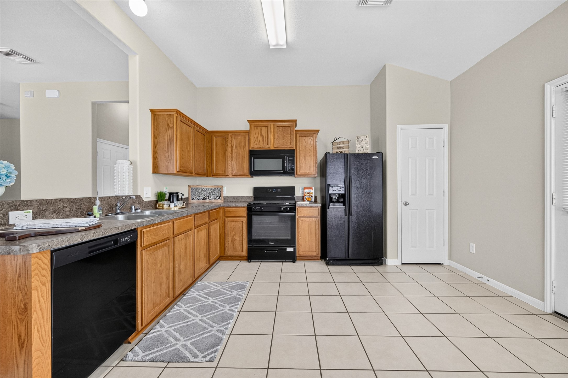 21603 Falvel Sunrise Court Property Photo 14