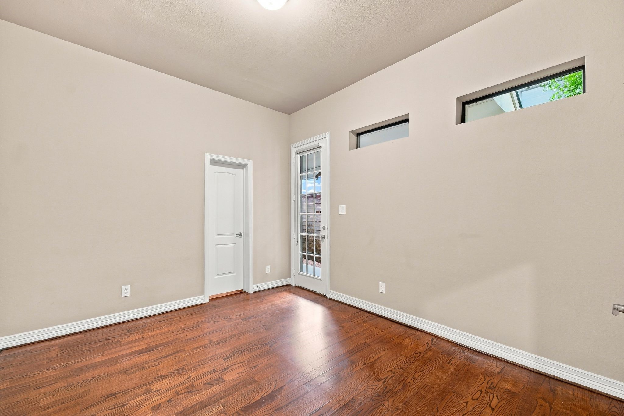 2422 Langston Street Property Photo 8