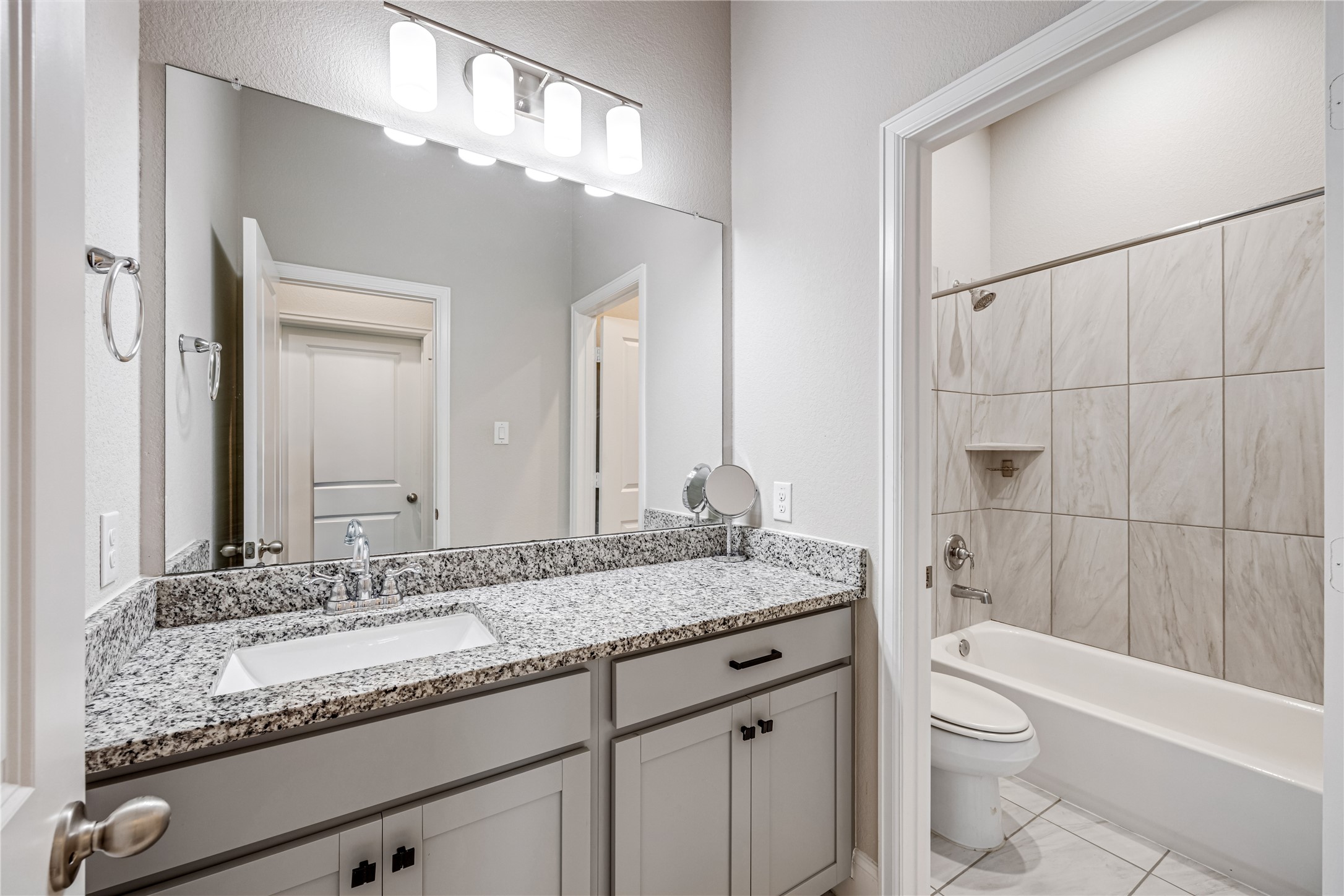 15811 Sunlit Falls Drive Property Photo 15