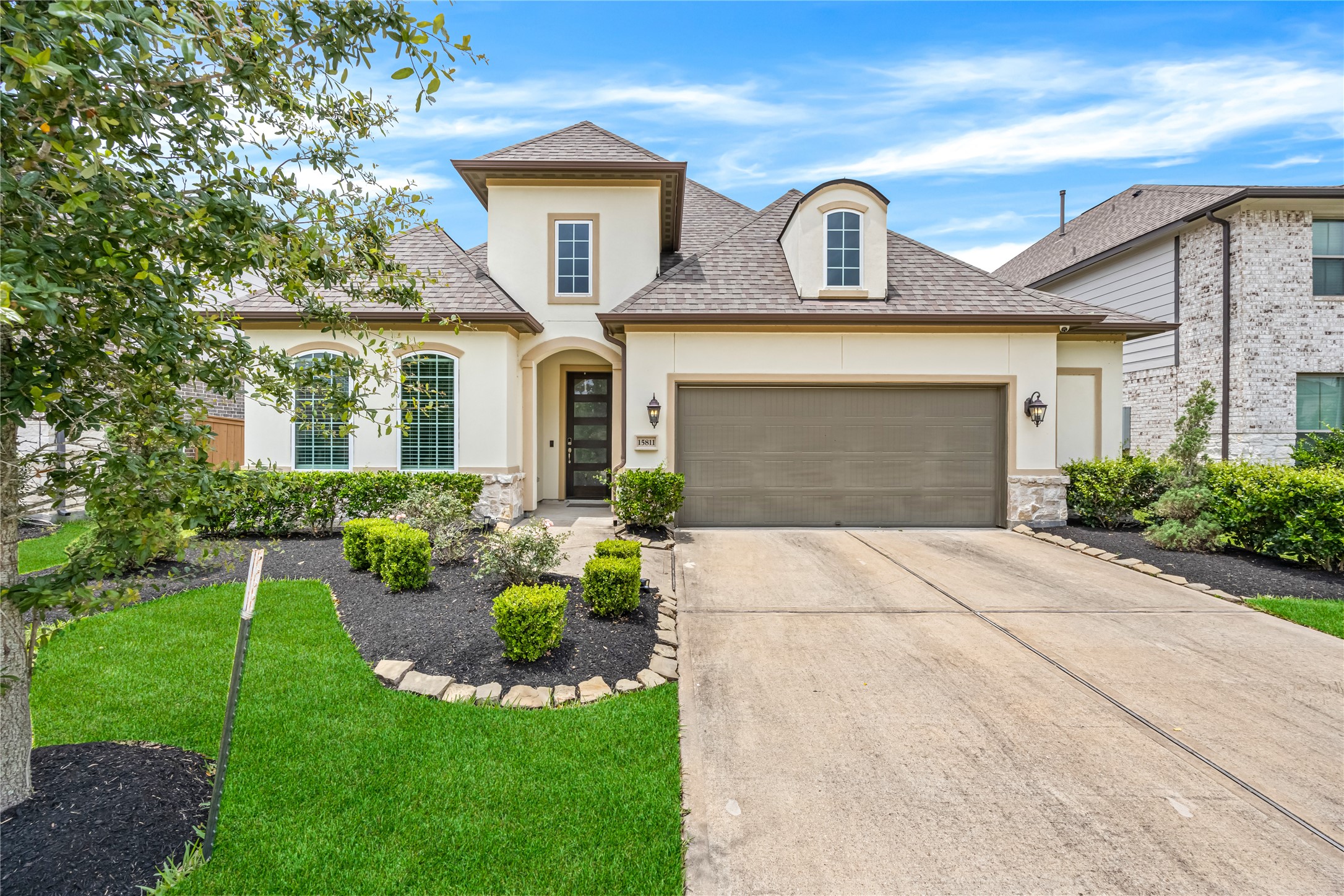 15811 Sunlit Falls Drive Property Photo 26