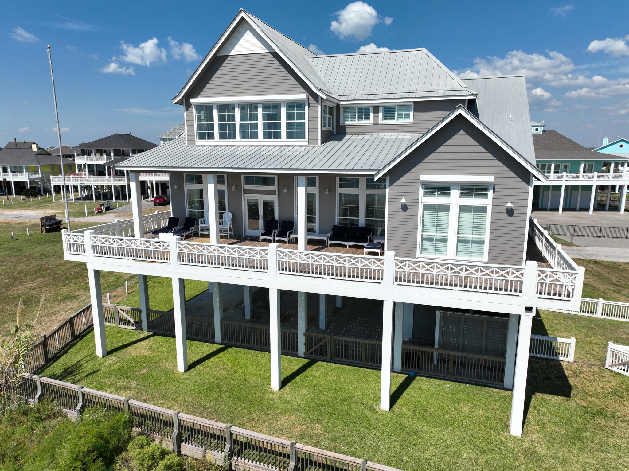 3450 Smiths Point Property Photo 2