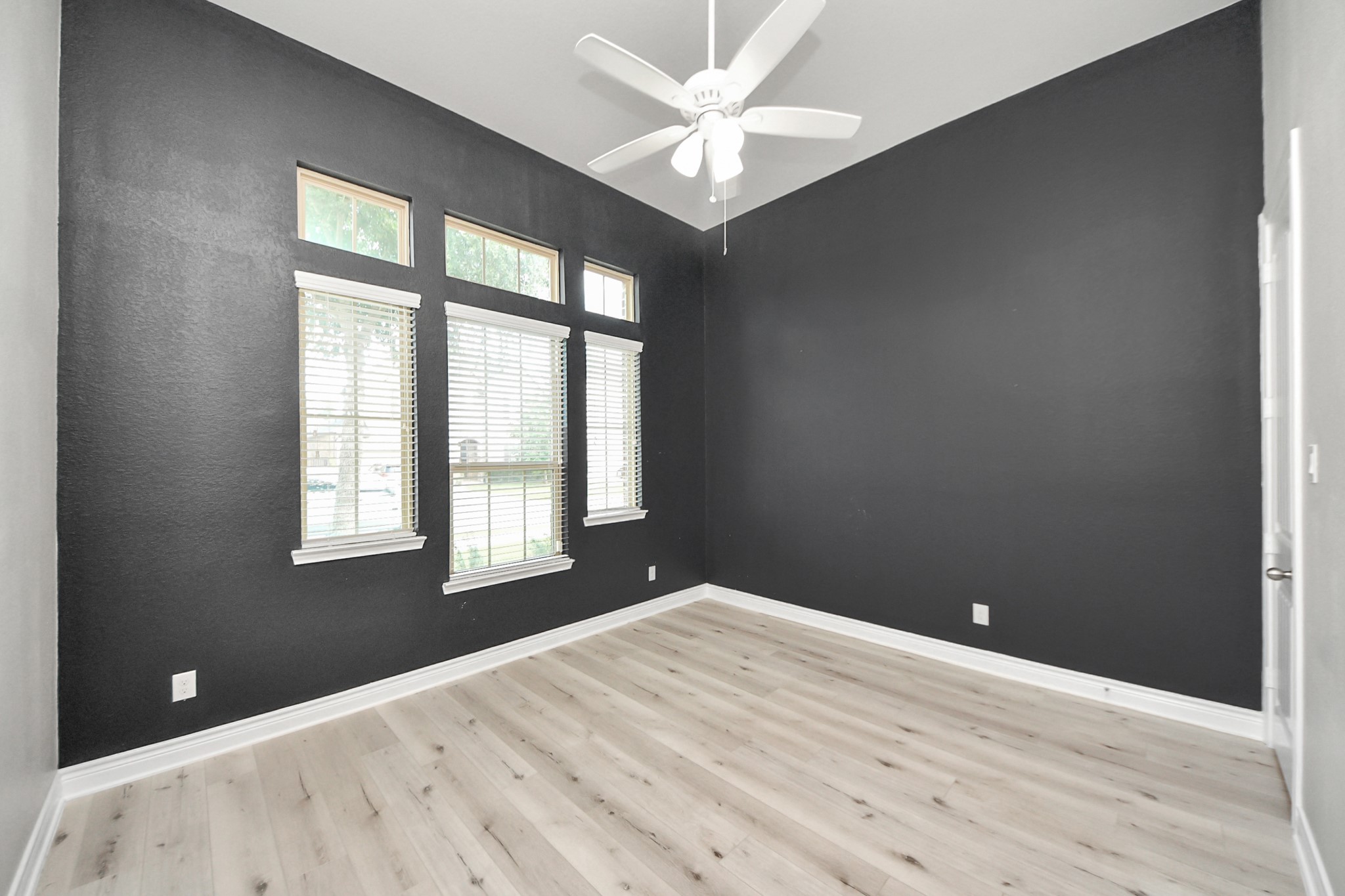 4914 Thunder Creek Lane Property Photo 19