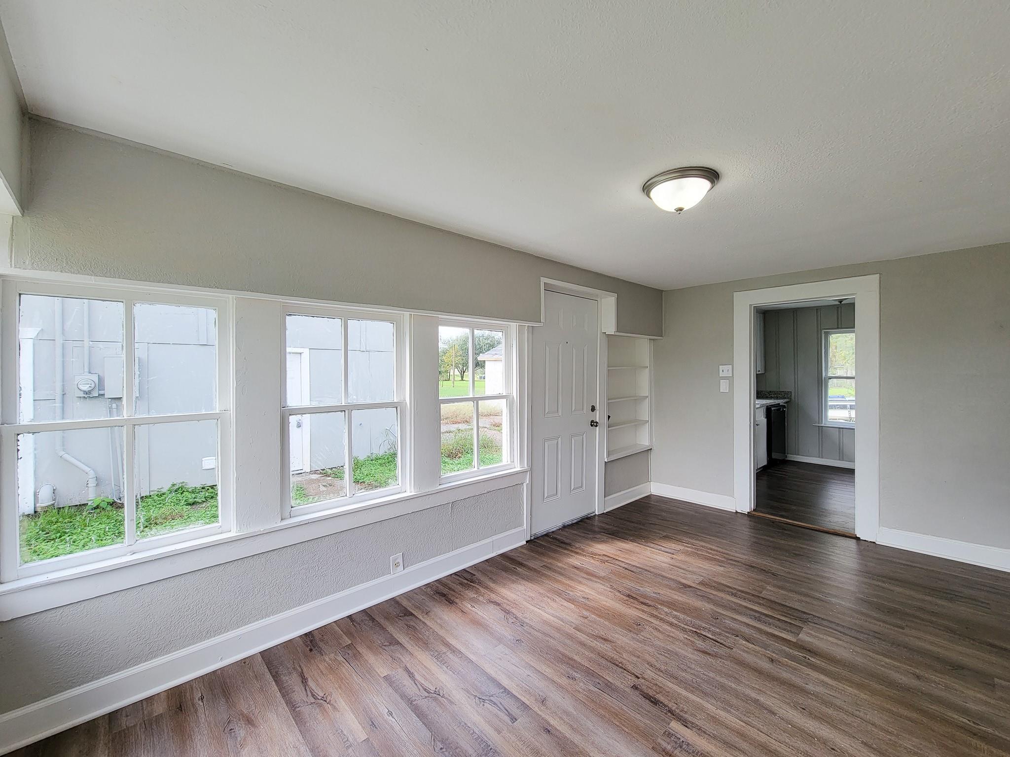 605 N Avenue A Property Photo 10