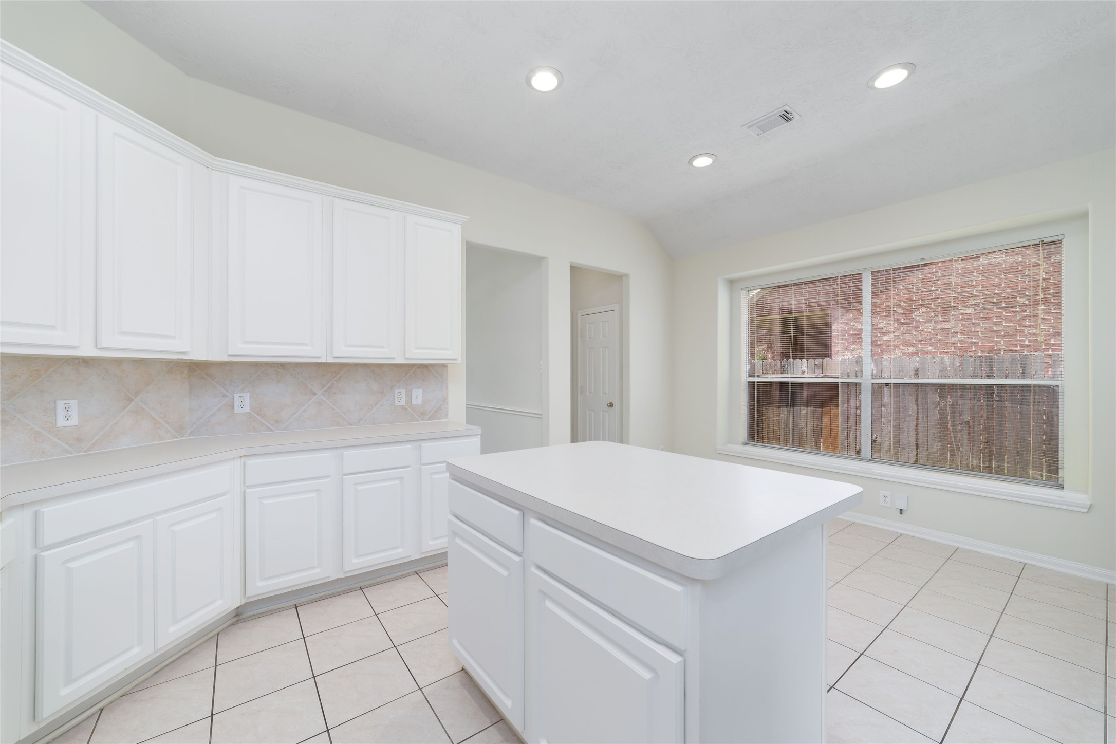 10603 White Bridge Lane Property Photo 12