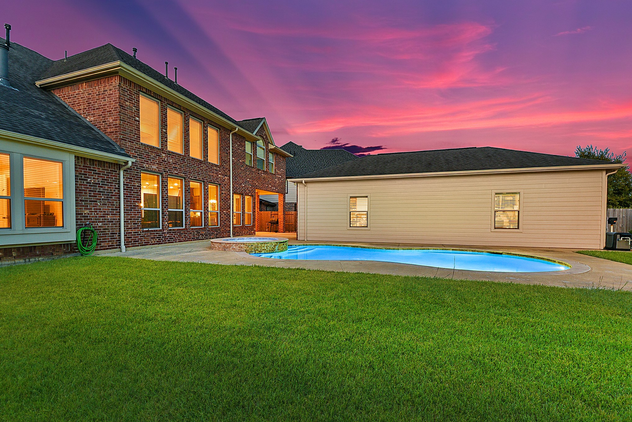 27411 Gladway Manor Drive Property Photo 6