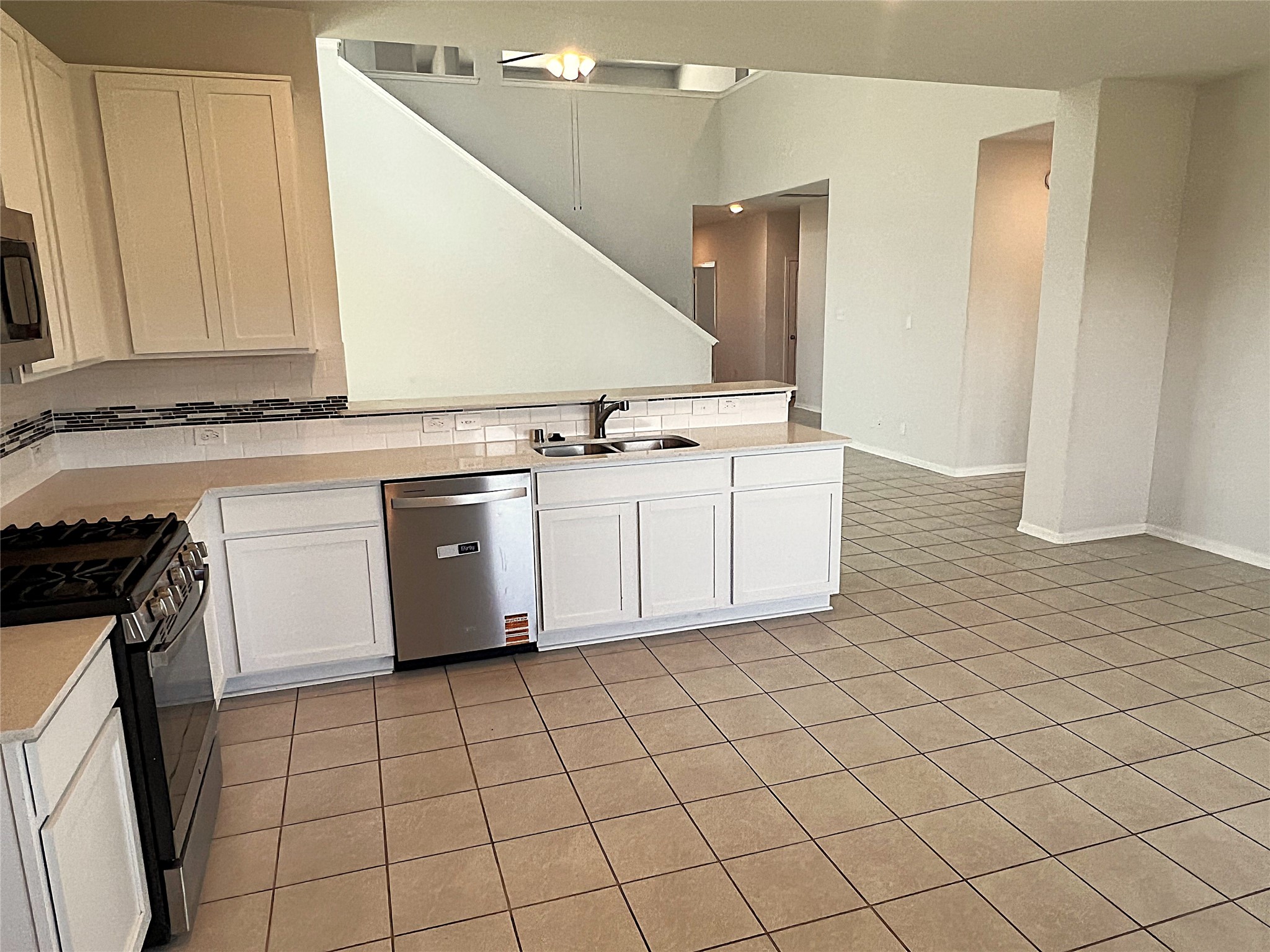 14302 Beach Pine Trail Property Photo 8