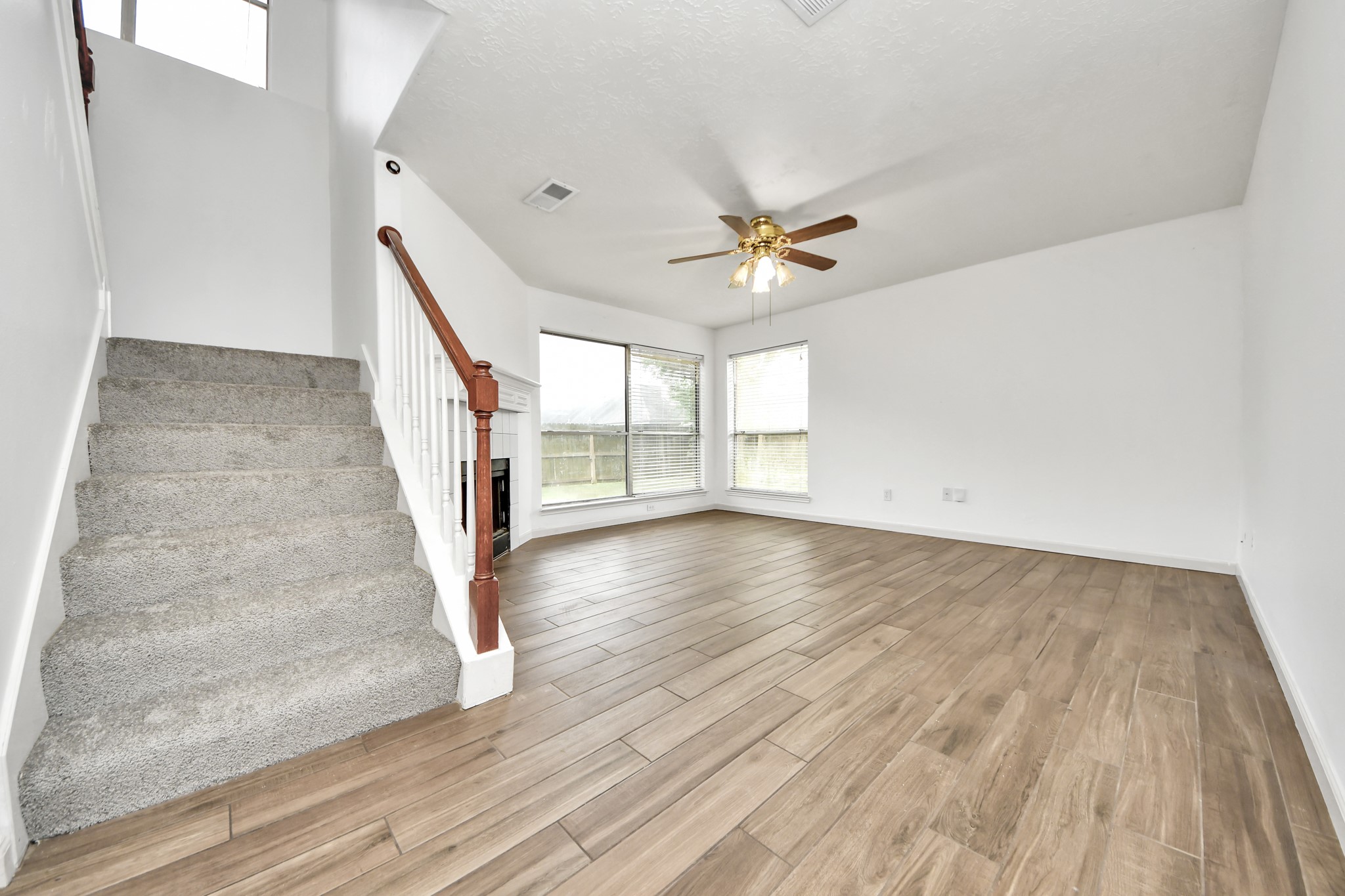 2904 Piccadilly Circus Street Property Photo 13