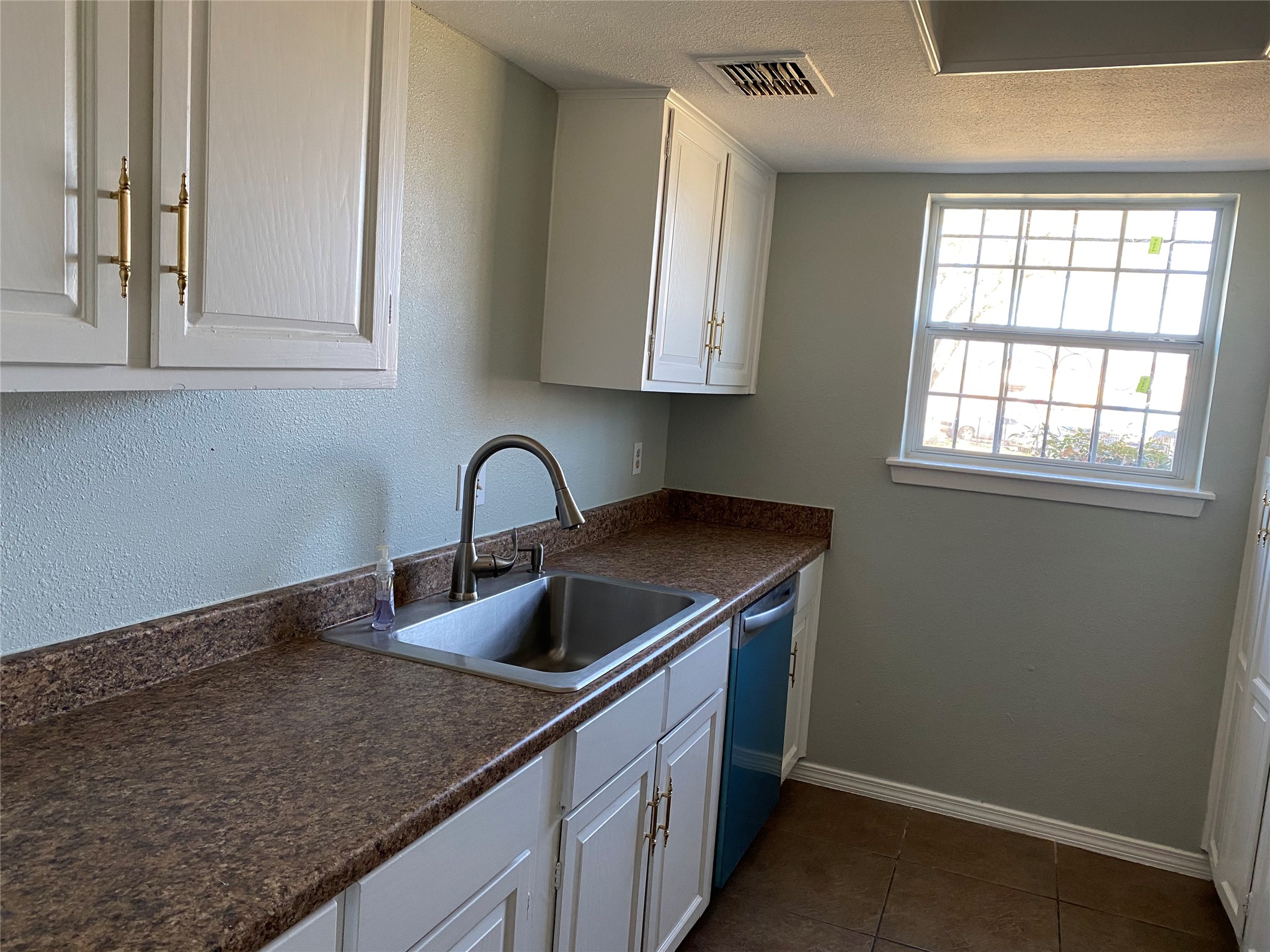 8470 Leawood Boulevard Property Photo 2