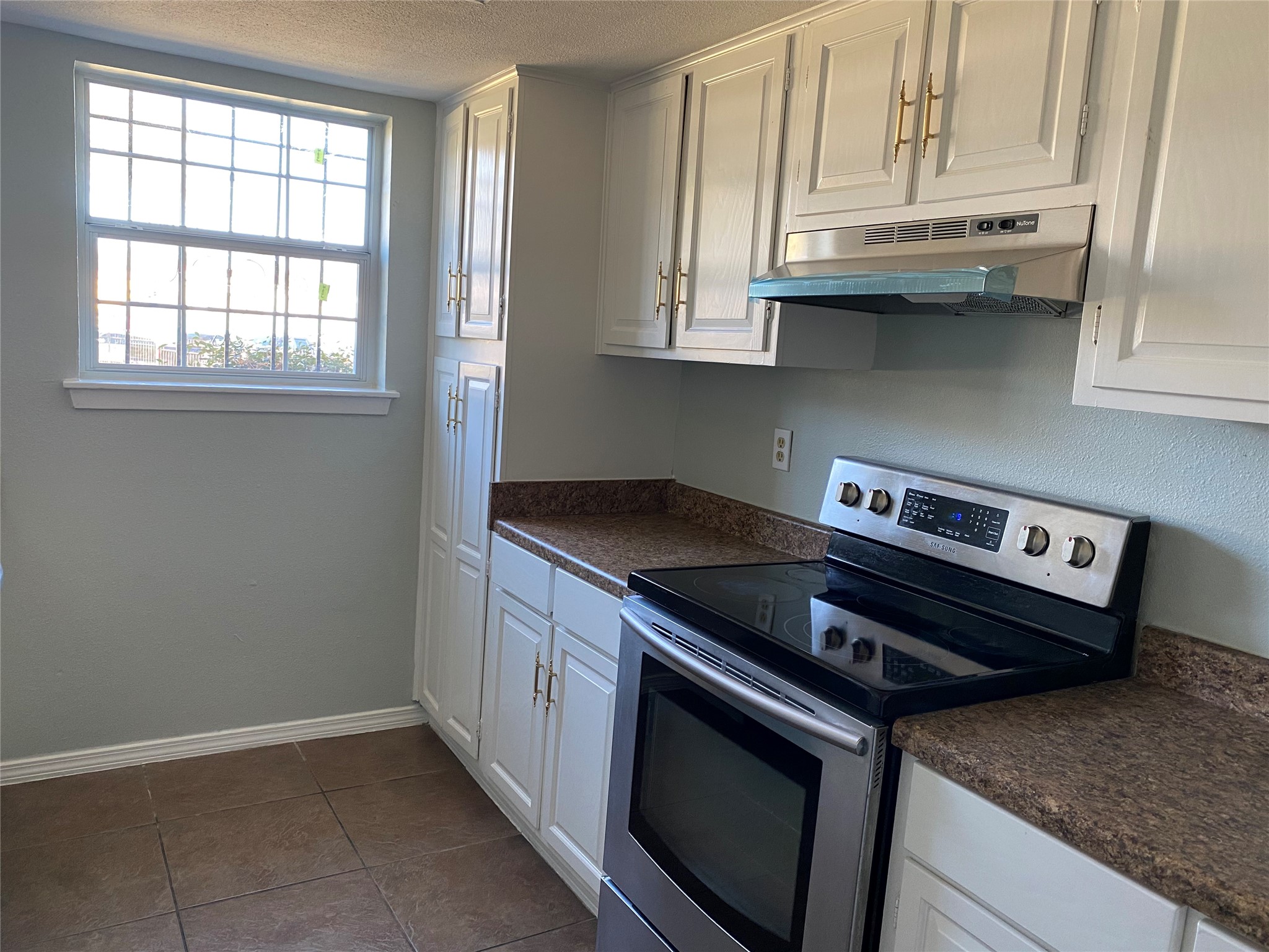 8470 Leawood Boulevard Property Photo 3