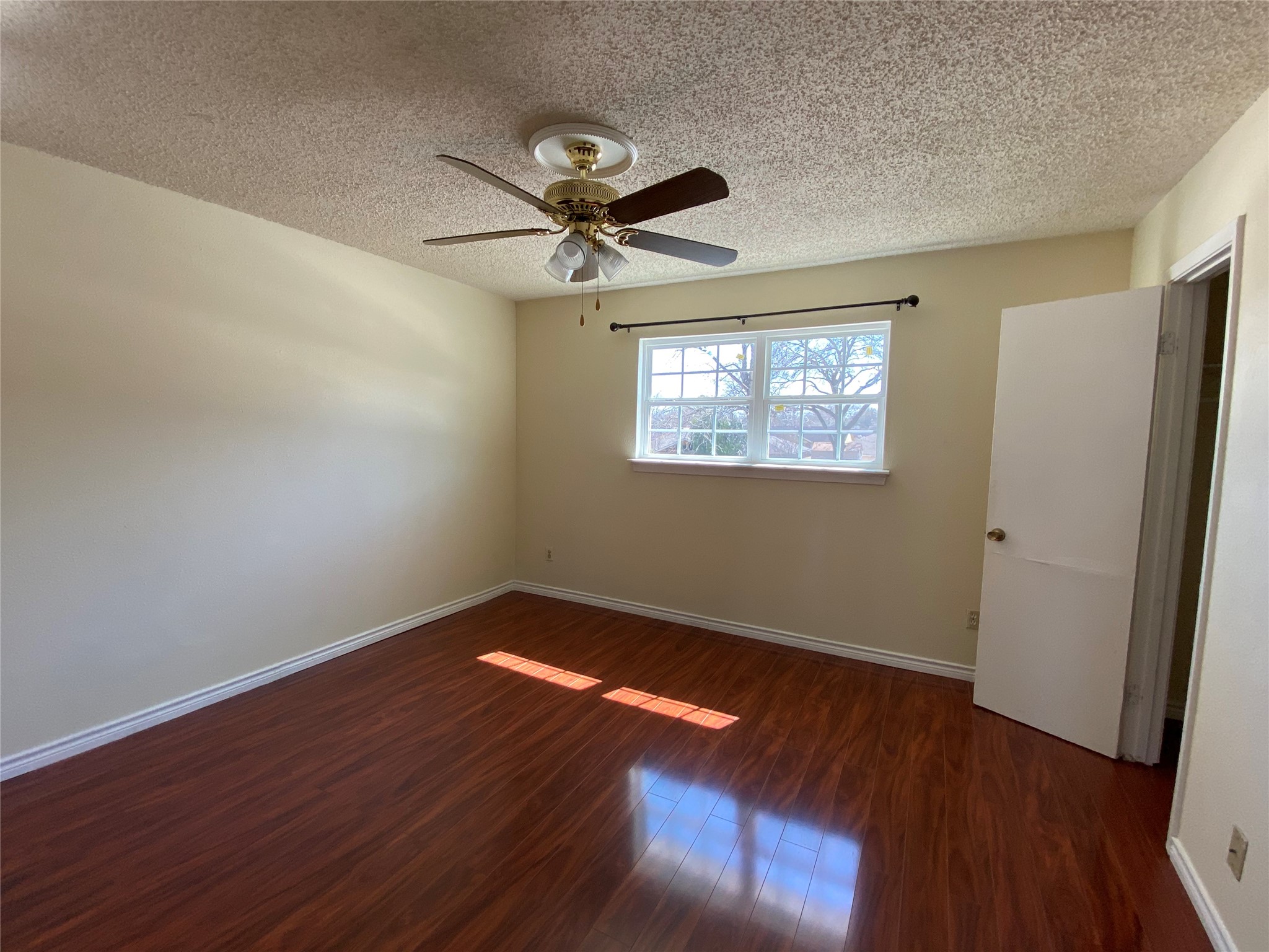 8470 Leawood Boulevard Property Photo 9