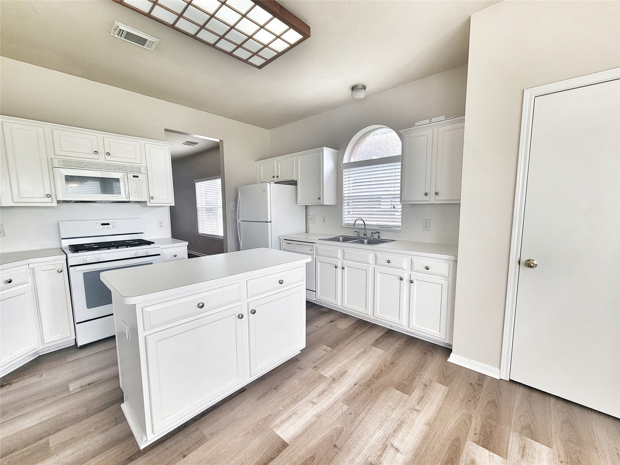 2715 Sailors Moon Drive Property Photo 4